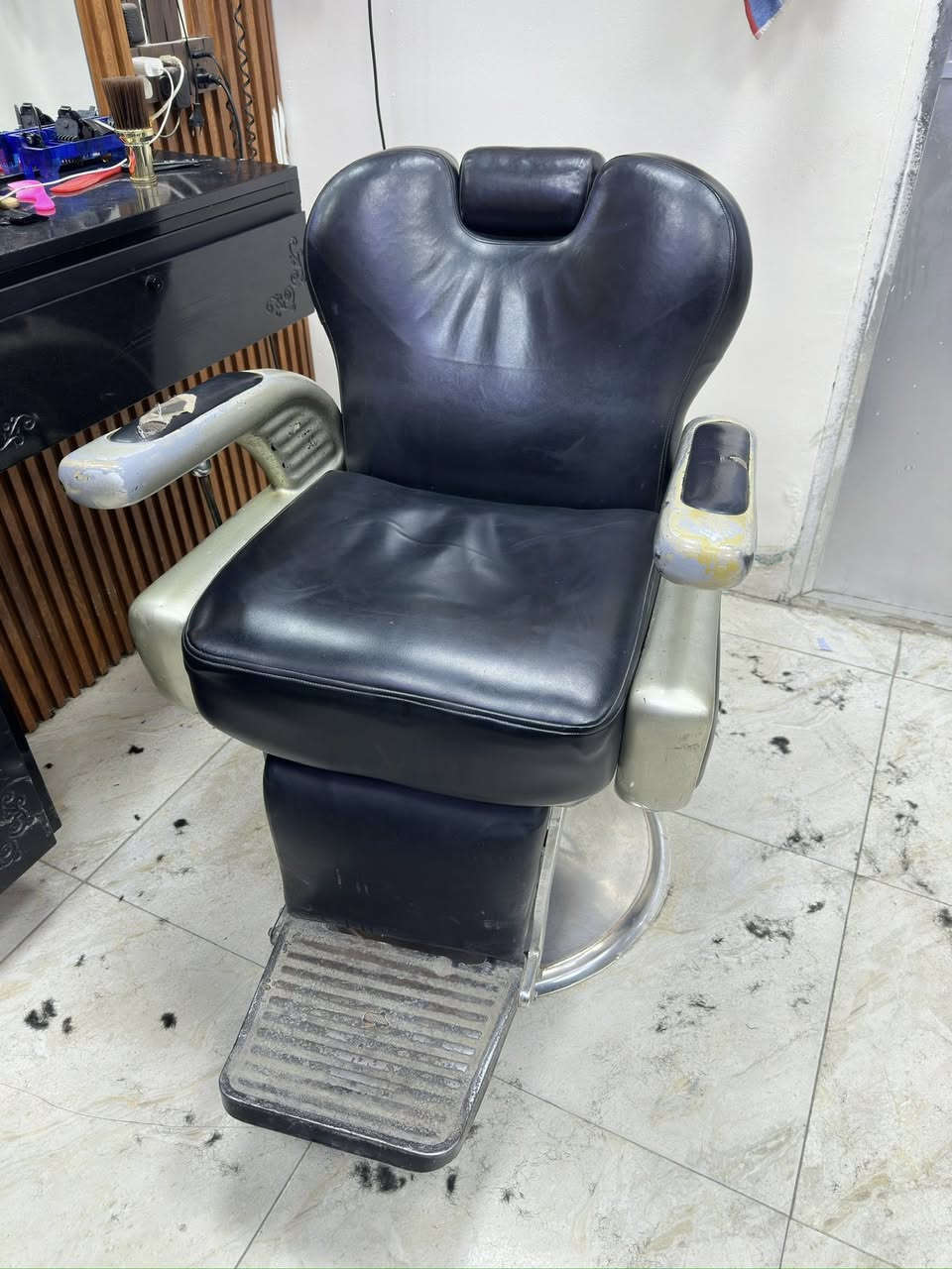 كرسي  نضيف جگات  جديد السعر مناسب جدا بغداد ***********
