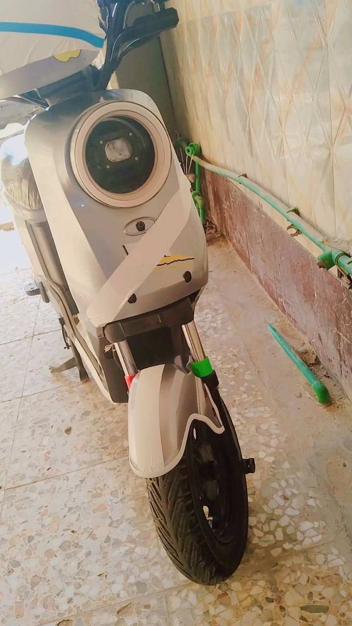 سلام عليكم R9 مديل 26جديده فوول مسجل كلشي شغال سرعه 109حلو شحنه سعر 440وبيه مجال مكاني زبير هاذه رقمي  ***********
