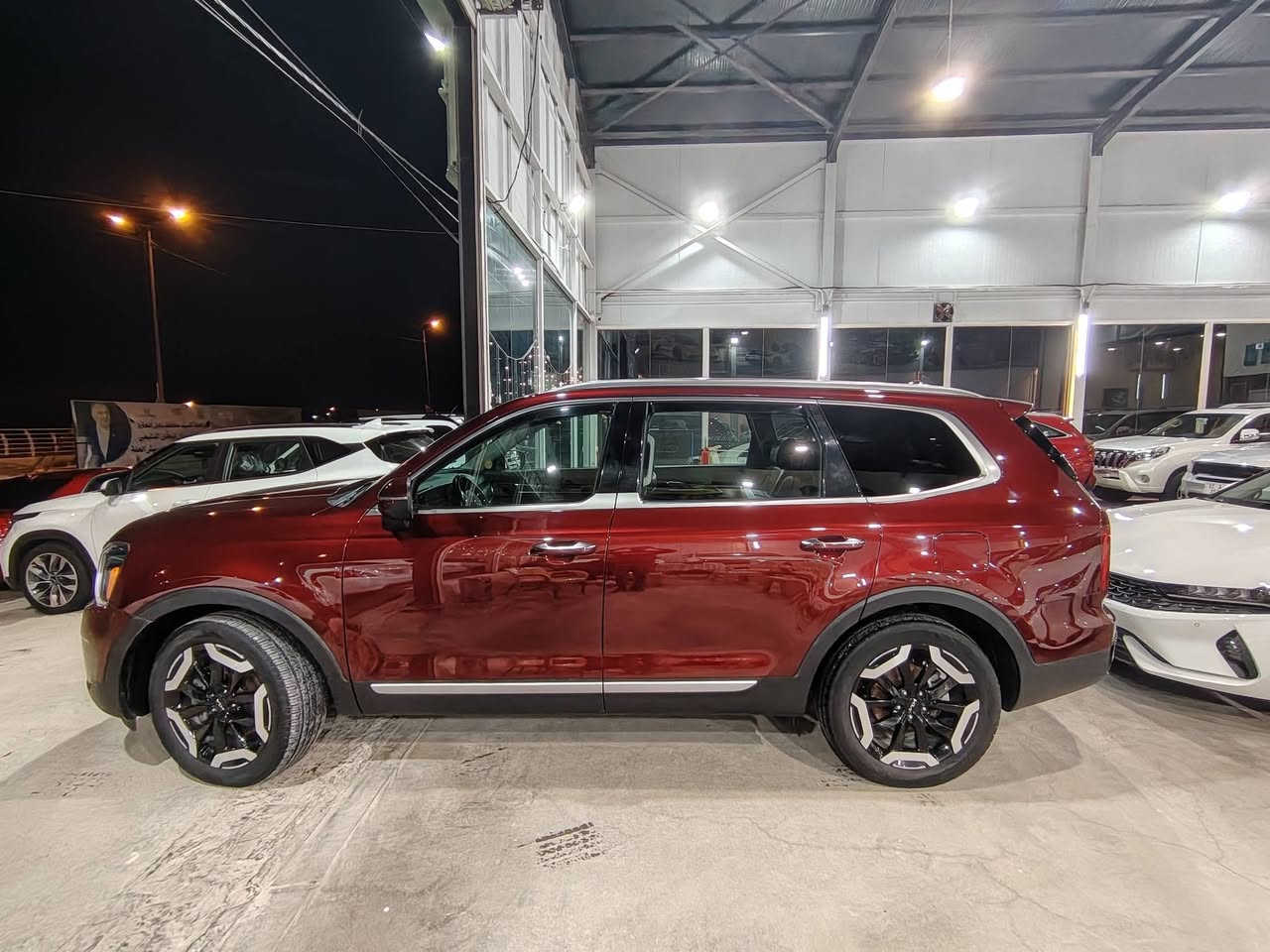 السلام عليكم 👋
كيا تيلورايد أمريكي 🚗🚗
الموديل 2023💯
الفئة/ 4X
الحادث / دعاميات فقط بدون صبغ بدون ايرباك 💯💯
رقم بغداد الدولي جاهز تحويل مباشر 👌
السيارة مكفولة من الصبغ والتبديل👍
المواصفات 
بصمة تشغيل وبصمة أبواب
 ويل كب كبير كروم
فول تحكم ستيرن 
لدات أمامي
شاشة كبيرة متصلة و كامرة خلفية
داخل منفصل VIB
كشنات كهربائية/ تدفئة
تشغيل عن بعد
بك لايت لد
مقاعد7 راكب
محرك 6 سلندر /3800
عداد المسافة / 67000🚴
السعر / 30500$
السيارة حلوة وجاهزة من جميع النواحي بدون أي نقص
للتواصل والاستفسار الاتصال على الارقام
 *********** واتس إب 📲
***********📞
الموقع:📍حلة _ حي الصحة _ مجاور فندق بابل
#معرض_الوليد_لتجارة_السيارات
انستا📲https://www.instagram.com/alwaleed_cars_1?igsh=MXMyOHN2bDJ6OXhvcg==
تيك توك 📲
https://www.tiktok.com/@alwaleed__cars1?_r=1&_t=ZS-91hXDqXB40A
