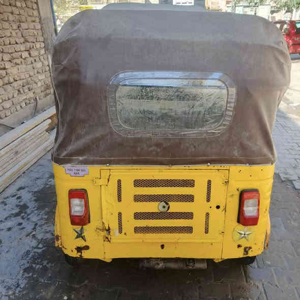 السلام عليكم تكتك للبيع موديل 2018 مكينه ناعمه تجفيت جديد  لاتنقيص ولا تبخير كهربائيات شغاله أوراق اصلي جاهزه كبل للشارع ماناقص اي شي السعر مليون و700 وبيها مجال قليل حك الجيه مكاني بغداد الاستفسار على الرقم‏ ‪***********‬‏ ما متواجد على الفيس
