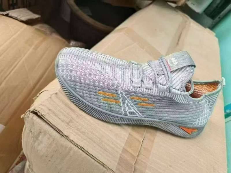 يتوفر بيع احذيه رجالي قياس 39 الى قياس 44 ويكون البيع 
جمله من الصين 🇨🇳 الى العراق 🇮🇶 واقل طلب 100 زوج
للتواصل يتوفر وات ساب  ***********
