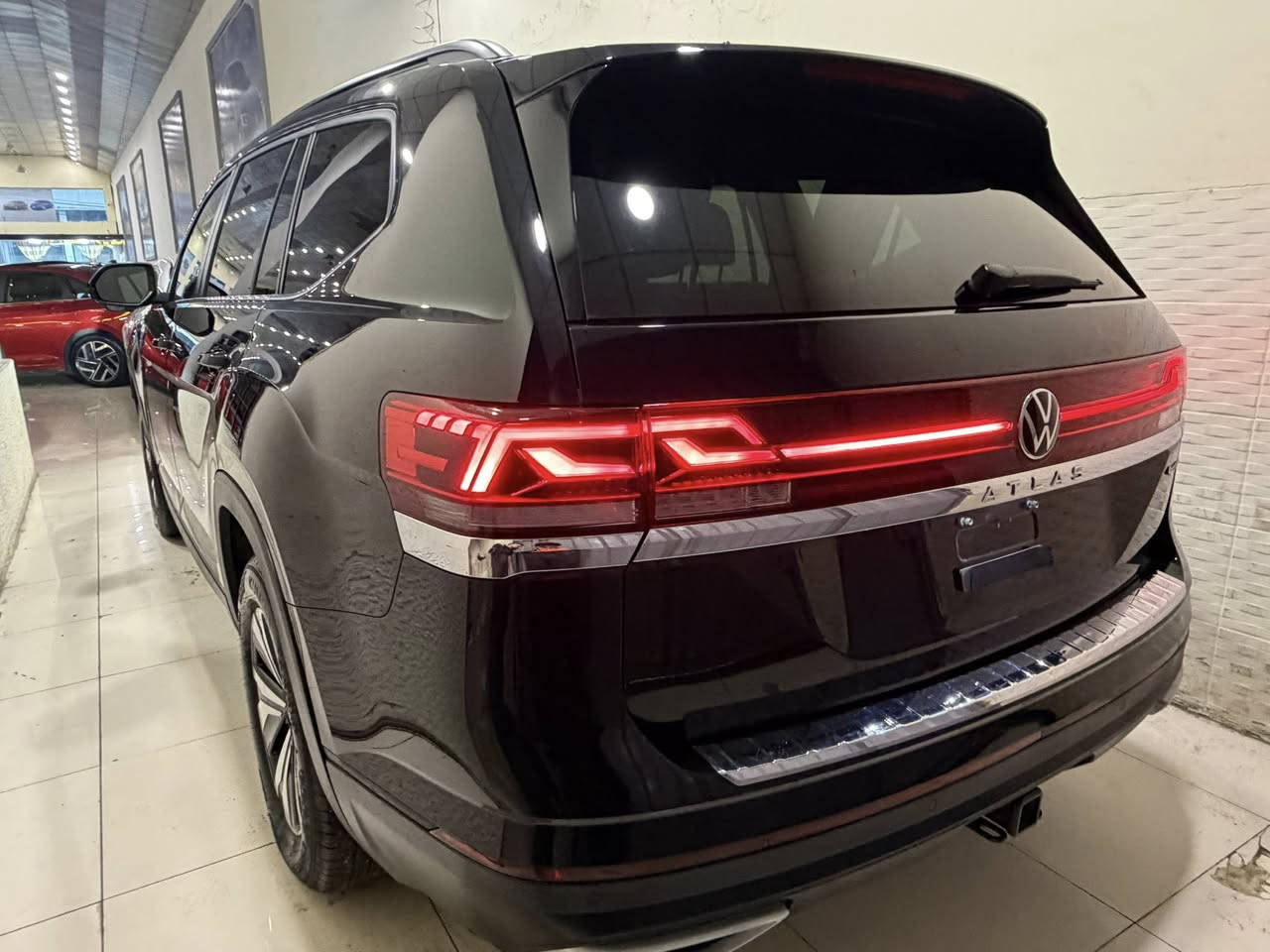 عربي/کوردی
فولكسفاغن

أطلس, SE, 2024

عدد الأميال : 18000 ميل

ضرر: بدون صبغ

بدون : تبديل 

 بدون ارباكات / ارباكات كلة سليمة ٪؜١٠٠

سلندر: 4 سلندر

محرک: 2.0

السعر / 29,800$ 

الكاميرا الخلفية - صندوق كهربائي  - التحكم على المنحدرات - مستشعر وقوف - تدفئة المقاعد - بصمة - مسند الذراع - مثبت السرعة - نوافذ كهربائية - شاشة - مراقبة النقطة العمياء - التعرف على إشارات المرور - نظام المفتاح الذكي - التحكم التلقائي في درجة الحرارة - نظام فرملة الطوارئ - مقاعد كهربائية - 8 وسادة هوائية - مصابيح زينون الأمامية - المصابيح الأمامية ليد - نظام الإنذار - قفل مركزي للأبواب - مانع الانزلاق - لوحة قيادة رقمية - إنارة محيطية - أبل كاربلاي - التشغيل عن بعد - ABS - AWD - مقاعد الصف الثالث - رادار - كشافات ضباب

العنوان: معارض اربيل للسيارات

***********

وتساب

***

ڤۆڵکسواگن

ئەتلەس, SE, 2024

ماوەی ڕۆیشتن : 18000, ميل

بێ بۆیاغ ، بێ پارچە گۆڕین 

بێ ئێرباگ 

پستۆن: 4 پستۆن

بزوێنەر: 2.0

 نرخ 29,800$ 

کامێرای دواوە - سندوقی کارەبایی - ڕاگری نشێوی - حەساس - گەرمکەرەوەی کوشن - بەسمە - ڕاگری مەچەک - دیاریکرنی خێرایی - جام کارەبایی - شاشە - ئاوێنەی ڕادار - ناسینەوەی هێماکانی هاتوچۆ - سیستەمی کلیلی زیرەک - کۆنترۆڵی پلەی گەرمی ئۆتۆماتیکی - یاریدەدەری برێک لە کاتی فریاکەوتن - کورسی کارەبایی - 8 پەرەشووت - لایتی پێشەوەی زینۆن - لایتی پێشەوەی لید - سیستەمی ئاگادارکردنەوە - قوفڵی دەرگاکان - کۆنتڕۆڵکردنی خزان - شاشەی داشبۆرد - ڕووناکی دەوروبەری ژورەوە - ئەپڵ کارپلەی - شەغال - ABS - AWD - کورسی ڕیزی سێ - ڕادار - بلاجکتۆر

  ناونیشان: هەولێر : ناو پێشانگان

***********

وەتساب: ***********

***

Rear Camera - Electric Tailgate - Hill Holder - Parking Sensor - Seat Heating - Keyless Entry - Armrest - Cruise Control - Power Windows - Screen - Blind Spot Monitor - Traffic Sign Recognition - Smart Key System - Automatic Temperature Control - Emergency Brake Assist - Electric Seats - 8 Airbags - Xenon Headlights - LED Headlights - Alarm System - Central Door Lock - Traction Control - Digital Cockpit - Ambient Lighting - Apple Carplay - Remote Start - ABS - AWD - Third Row Seats - Radar - Fog Lamp
