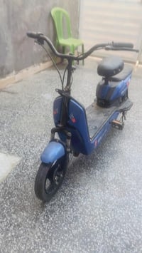 دراجة شحن • بدون بطاريات • شاحن موجود