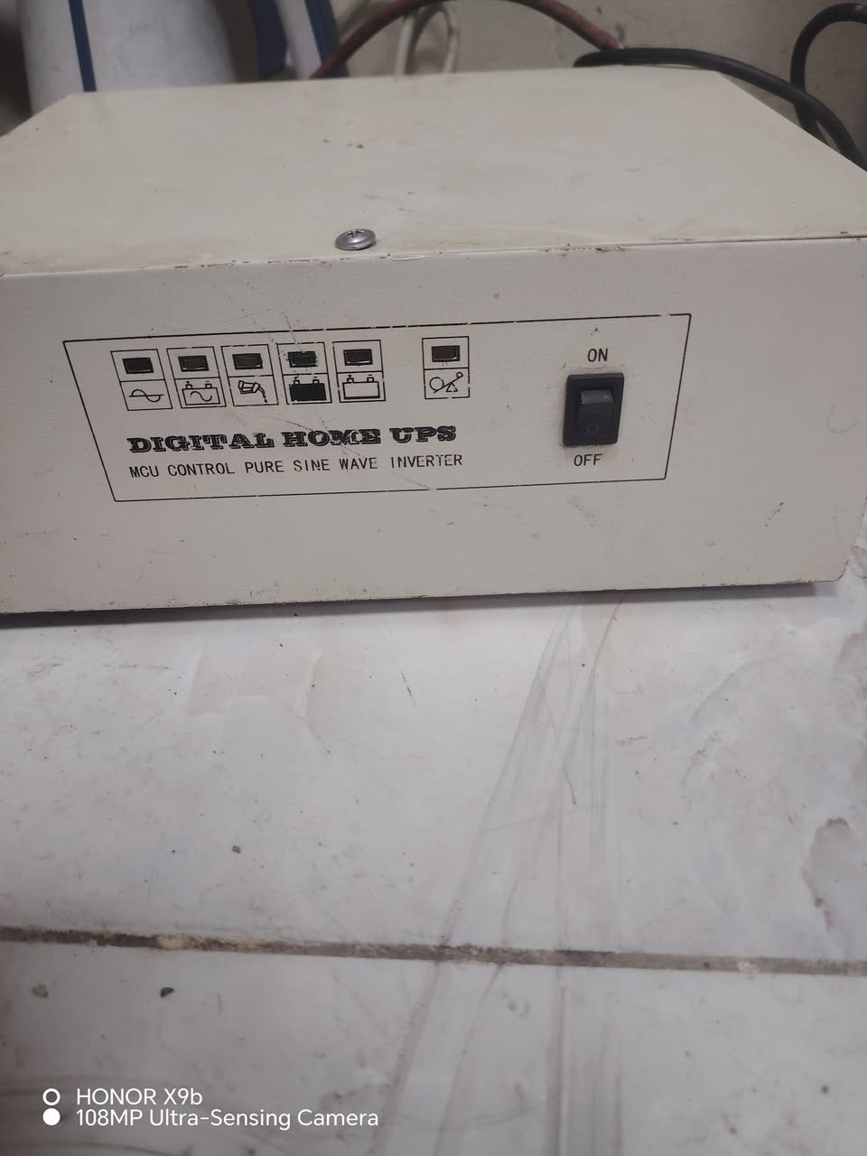 🔴شغال شرط الفحص 🔴
عاكس طاقة (Inverter) رقمي منزلي بقدرة 800 فولت أمبير (VA).يعمل بقدرة خرج تبلغ 560 واط (W) ويستخدم بطارية خارجية بجهد 12 فولت (DC)
🔴يحتوي على مفاتيح للتحكم في تيار الشحن (من 8 أمبير إلى 20 أمبير) واختيار الوضع بين العاكس (INV) ومصدر الطاقة غير المنقطع (UPS)
سعره100.000  لايوجد توصيل مكاني بغداد شارع حيفا
***********

