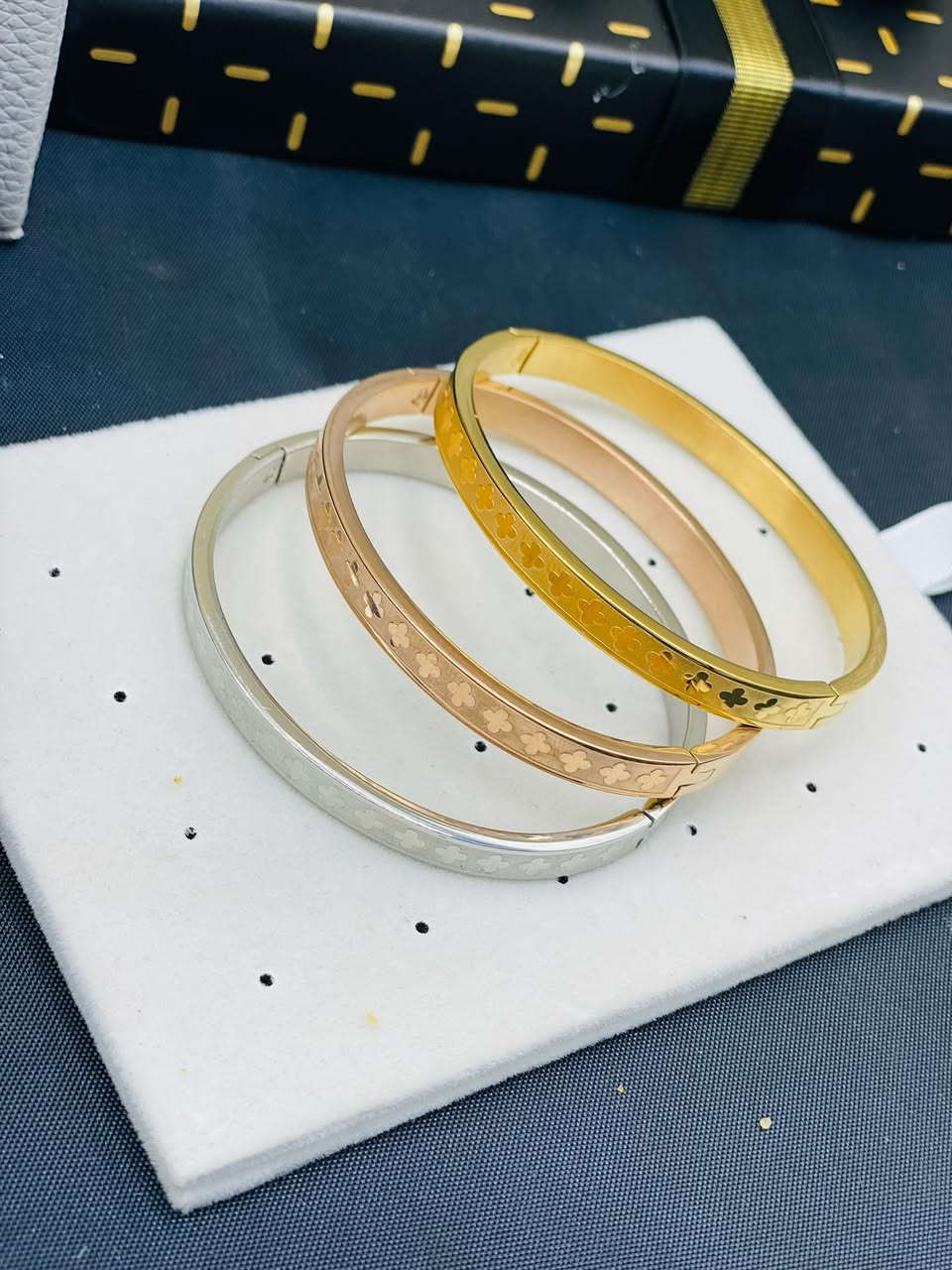 سوار ثري كلر
أناقة بثلاث ألوان تعطيك ستايل مميز وفخم 💛🤍🩶
(ذهبي + فضي + روز) تنسيق مثالي مع كل إطلالة
كوالتي عالي – طلاء ثابت – مريح باللبس 👌
مناسب للبس اليومي والمناسبات أو كهدية راقية 🎁
💍 نتميز بكل ما هو جديد بعالم الإكسسوارات
📩 للاستفسار مراسلة الصفحة
📍 تكريت – مجمع العقيق التجاري مقابل منتزه زيونة
🚚 توصيل إلى كافة محافظات العراق
#سوار #ثري_كلر #إكسسوارات #ذهب_برازيلي #girly


**إذا كنت صاحب هذا الإعلان وتريد حذفه لأي سبب، رجاءا أرسل رسالة إلى الدعم الفني**