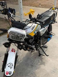 للبيع دراجه سونك 2025 ماشيه 6 الاف الدراجه نضيفه وجديده سعر 875 وبي مج...