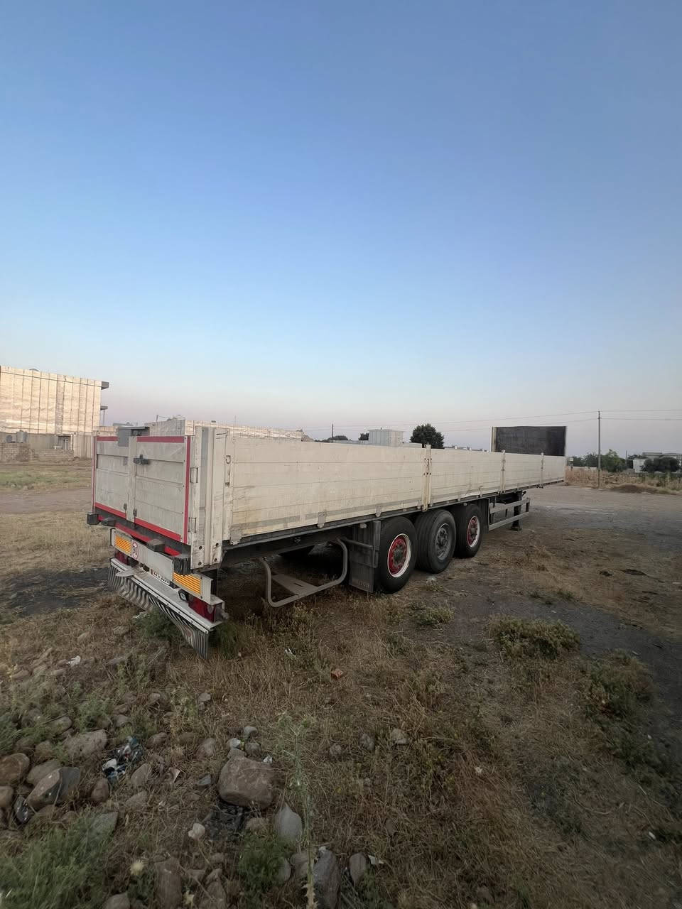 فلات:سحال
فەسڵ و ڕەپتە
دنگیر eco place  
سەفحەی ٨٠
Abs 
دیسک گەورە
شوێن :سەیدسادق
***********
