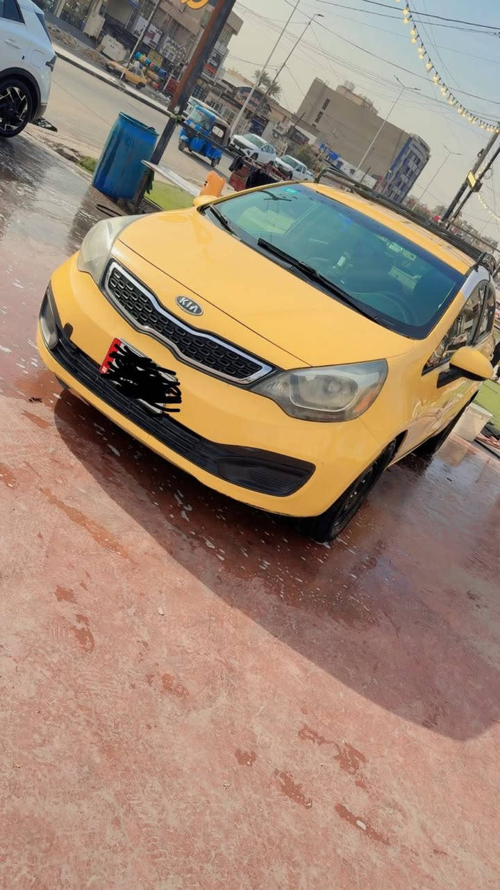 السلام عليكم..
من رخصه الأدمن

كيا ريو تكسي موديل 2012 .. رقم الدولي الجديد 
بأسمي ثاني يوم احولها بأسمك
مصفره لاغرامات والى الهيئه
وارد امريكي محرك وكير جيد جداً ..كهربائيات كامله مابيها اي نقص تدفئه وتبريد شغال وخير من الله
اطارات جدد وبطاريه جديده داخلها كلش نظيف ضررها الصندوگ فقط من امريكا ومبدل والباقي كلها ليبل واحد 
بجمها كبس مامفتوح 

السعر 75 ورقه وبيها مجال حگ الجية 
غير متواجد عالفيس 
العنوان.. بغداد البلديات قرب معجنات قلعه لبنان.. 
معجنات عسل سابقآ.. 
موبايل***********
