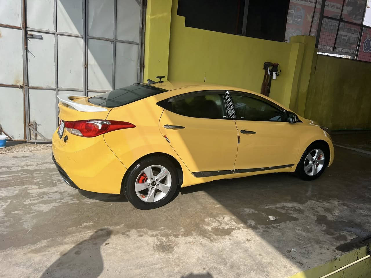 السلام عليكم.   النترا 2013للبيع رقم بغداد الضررها جاملغ وراء السايق  وقبغصندوق وبونيت مبدل اصلي السعر 110 وبيه مجال بسيط ***********
