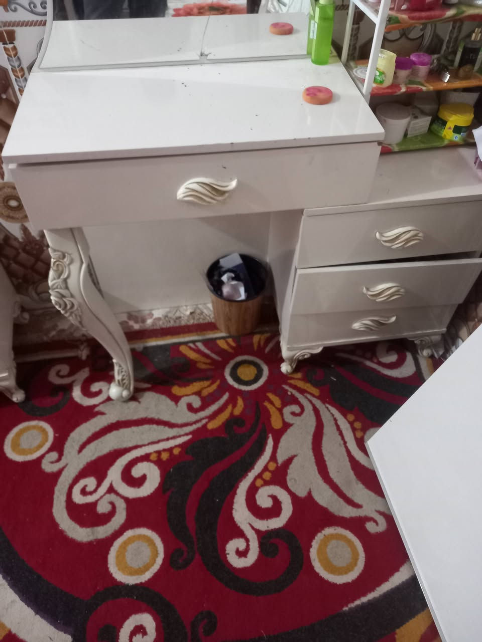 غرفة اخشاب مستعمله + مكينه خياطة للبيع
سعر الغرفة 400 الف 

سعر المكينة 225 الف
للإستفسار اكثر التواصل عبر الواتساب 
***********
