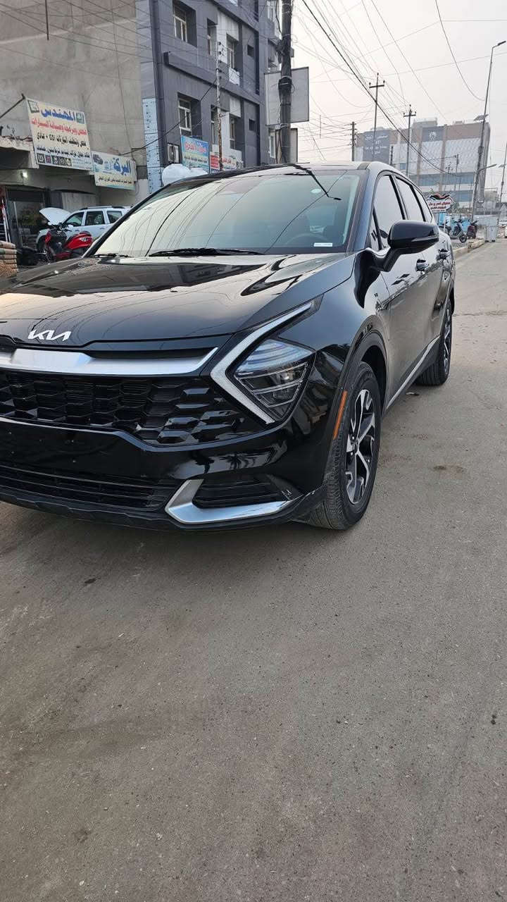 كيا سبورتج. موديل 24
بدون رقم جاهزة. منفيس بسمي. 

مواصفات داخل. الصور. السيارة شبه. كلين حادثهة. جاملغ خلفي بارد بدون صبغ 
باقي المواصفات. داخل المنشور 
‭0781 700 8345‬ بغداد, العراق
