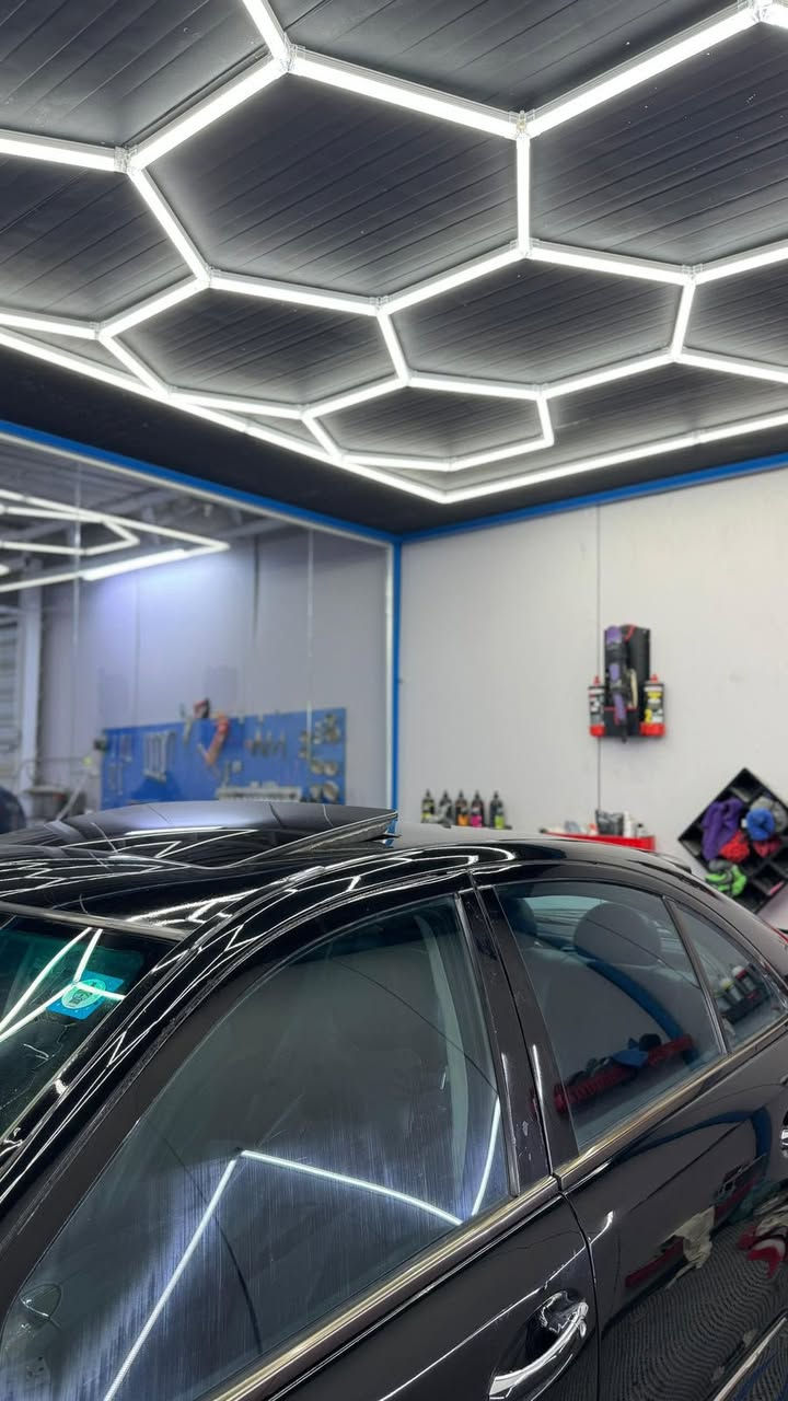 السلام عليكم
للبيع او مراوس حسب القناعه
مارسدس W211 E350 موديل 2007
افنكارد فول للاخير موضح تفاصيل بلصور
مصبوغه عام من بره بيهه صبغ اللغد الامامي بس صبغ بدون قطره معجون القديم واكع وصابغين بس 
كير مكينه صدر تبريد كهربائيات جاهزه
نقص حاليا بيهه تسريب زيت بسيط من قاعده فلتر الدهن بس ينفتح يترتب وينشد تنتهي المشكله
رقم بغداد بسمي تحويل مباشر سنويه وهزه جديده
السعر 118وبيهه مجال بسيط بعد المعاينه والفحص
مكاني بغداد الحرية
***********
