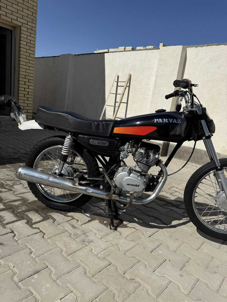 سلام عليكم دراجة للبيع450 وبيها مجال عنواني بصره من الداخلي. رقم الهاتف ***********
