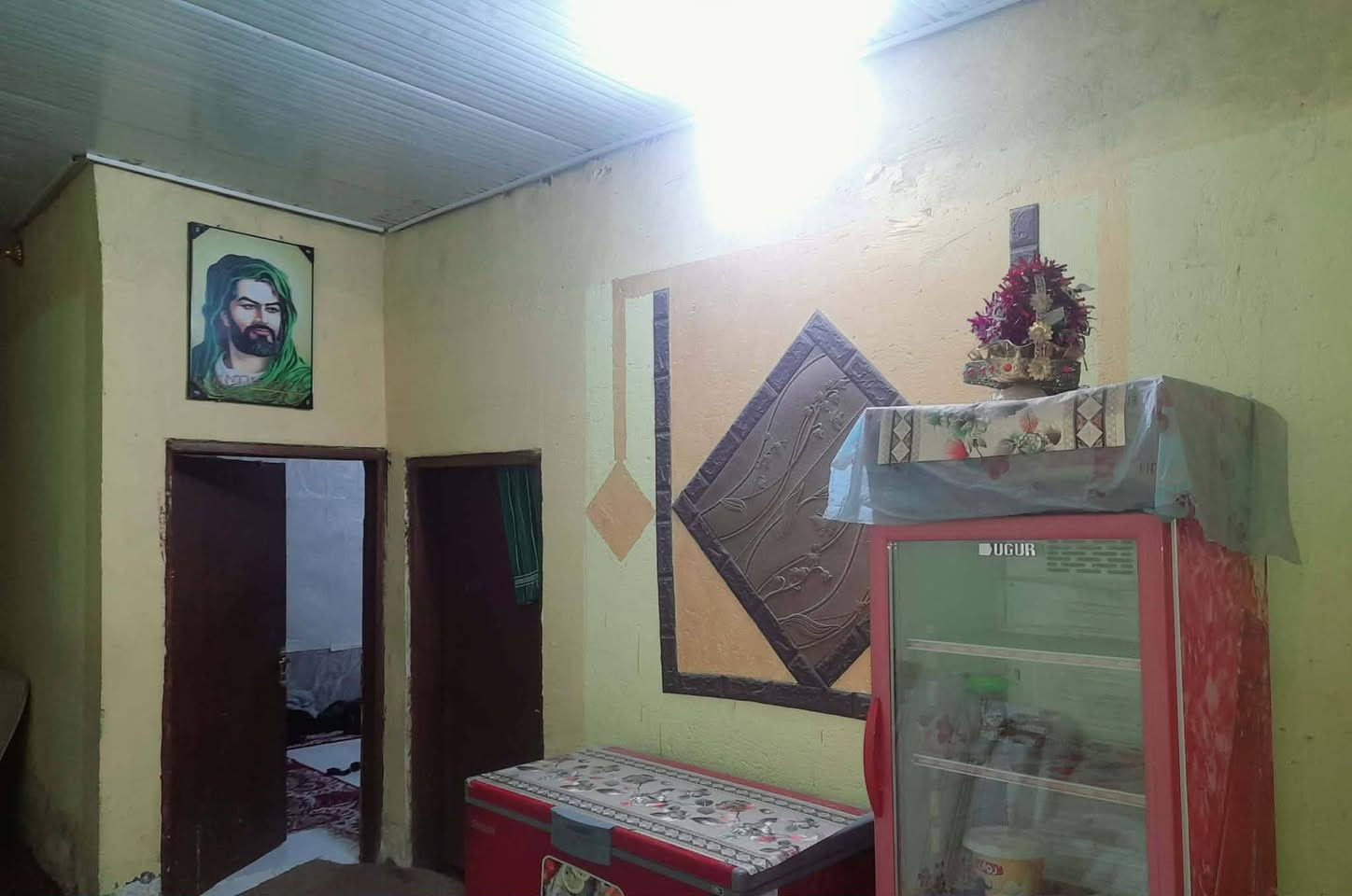 بيت تجاوز مشمول بالتطويب شرط بيه وصل 
1- المساحة 250 متر
2-غرفتين وصالات اثنين ومطبخ وصحيات
3-ساحة امامية 80 متر ساحة خلفية 50 متر
4- مكان مخصص لبناء غرفة + مكان لبناء استقبال
5- السقف سندويج بنل
6- جاهز من كلشي كهرباء خطين ماي خطين
7-تانكي وسخان ومغسله وماطور ماي
8 - التضحية نهاية شارع العلوة 
9-عرض الشارع 60 متر قريب عالتبليط
10- السعر 14 مليون  وبيه مجال


**إذا كنت صاحب هذا الإعلان وتريد حذفه لأي سبب، رجاءا أرسل رسالة إلى الدعم الفني**