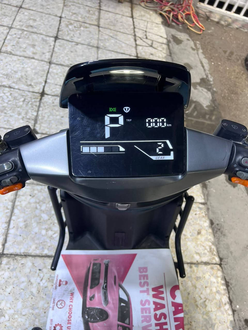 دراجه شحن تايلج شركت تسلا 2025 دراجه جديده مماشيه 900 وبيها مجال بسيط العنوان بغداد الجديده شارع المسبح  للاتصال ***********
