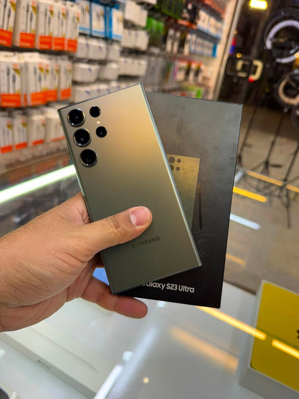 S23 Ultra تيرا 
نضافة 100 الجهاز مبدل بي ضهر لون زيتوني
مع ضمان 10 ايام من المكتب السعر 800 الف قفل موقعي بغداد حي القاهرة 
(سند للاتصالات) ***********

