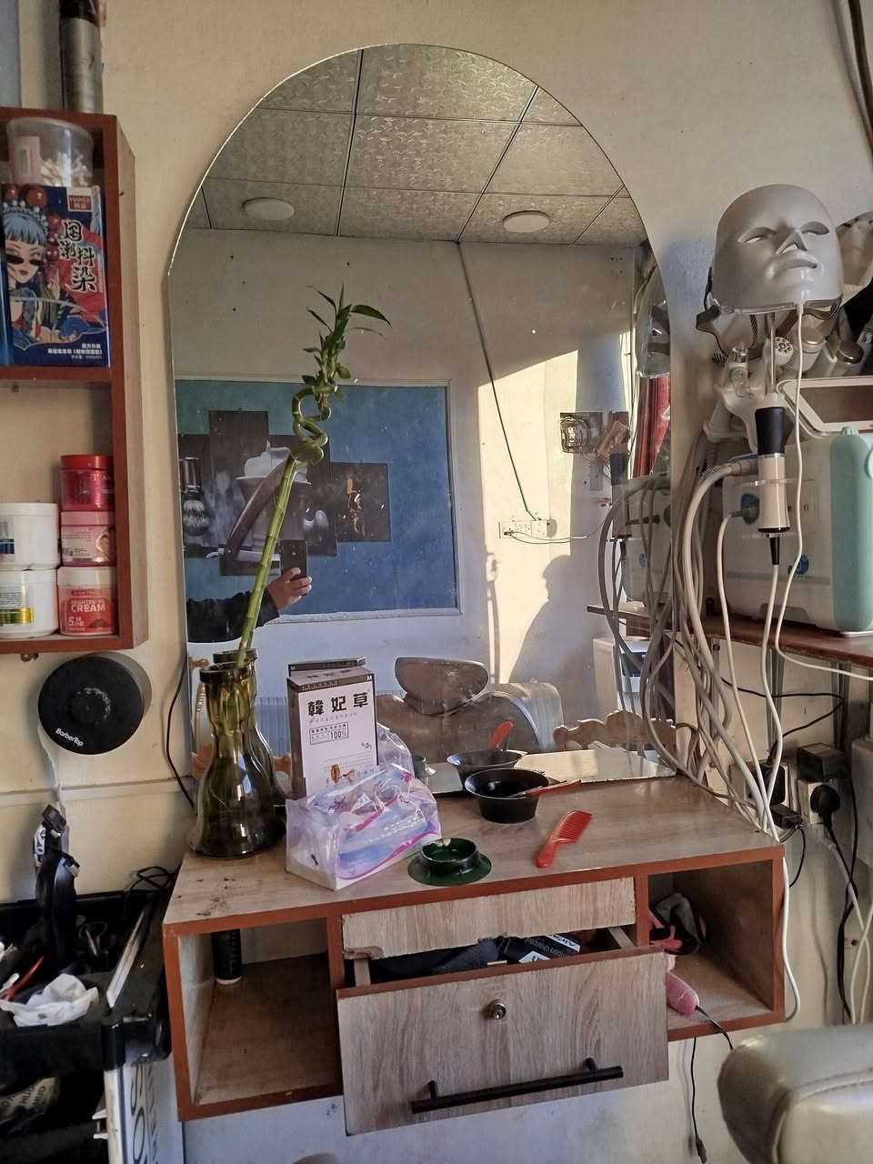 سلام عليكم ميزين ومرايتين نضيفات بسعر مناسب نشره خلفيه بيهن قيم واخذ  ***********
