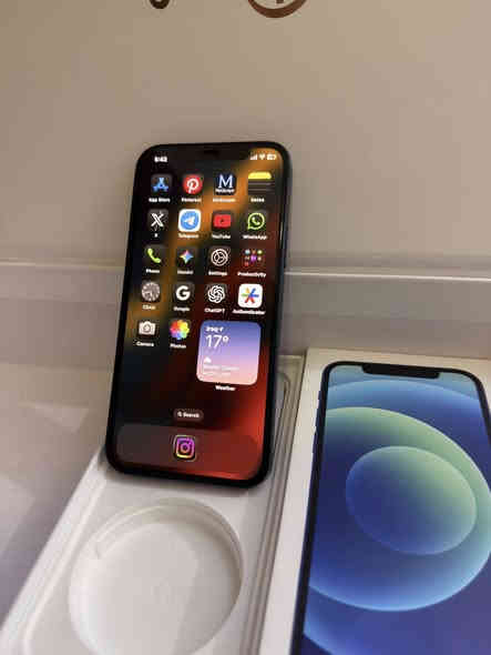 ايفون 12 مستعمل للبيع:
بسعر ٣٥٠ ألف

-حالة الجهاز ممتازة

-غير مفتوح

-128 جيجابايت

-البطارية ٪82

-شرق أوسط من الوكيل الرسمي bmg

-كارتون الجهاز موجود

-الشاحن الأصلي موجود

-اذا عندك أي سؤال تفضل راسلني هنا أو على الواتساب

***********
