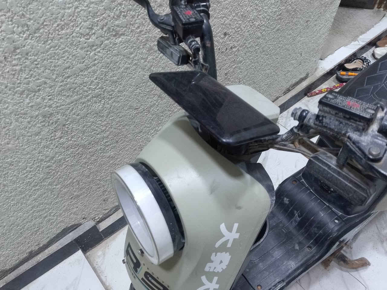 السلام عليكم دراجة شحن للبيع أر 9 نظيفة بطاريت جدد ما بيها اي نقص بيع مستعجل السعر 250 العنوان البصرة شط العرب الرقم ***********
