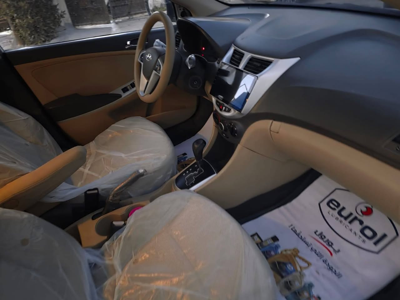 السلام عليكم اكسنت للبيع موديل ٢٠١٢ رقم اربيل بدون صبغ بيها مكانات بارد  السياره فول مواصفات  السعر ٩٤ مكان بغداد.. ***********
