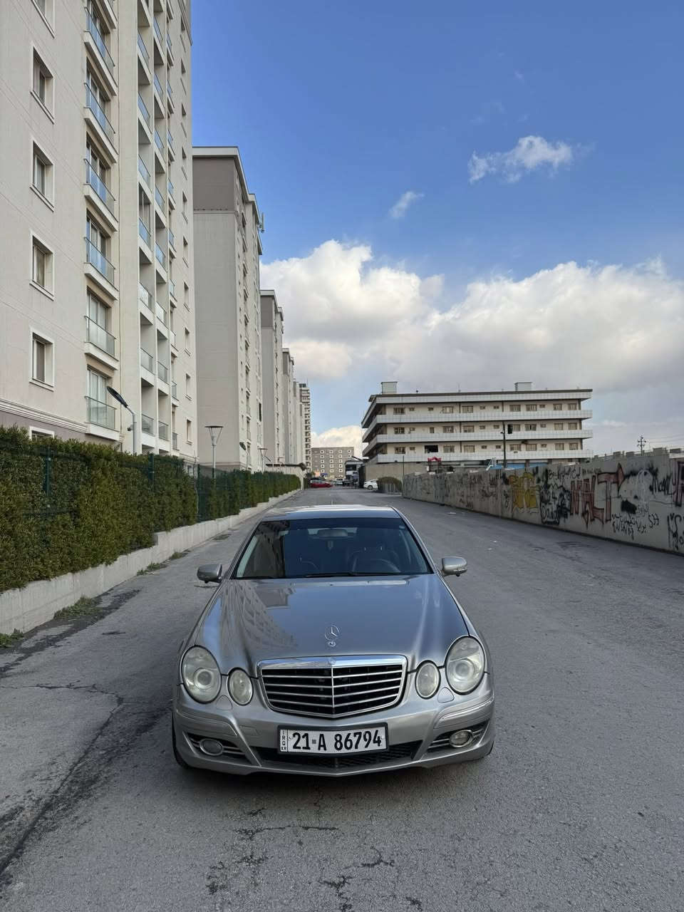 السلام عليكم 
Mercedes e200 2007 
السياره للبيع فقط محرك ٤ سلندر مرغوب كير اوتو داخل جلد شاشه كامره ٣٦٠ حساسات تحكم ستيرن 
اخوان سياره بدون ضربه صبغ بيها كم قطعه ابيع حزام 
***********
