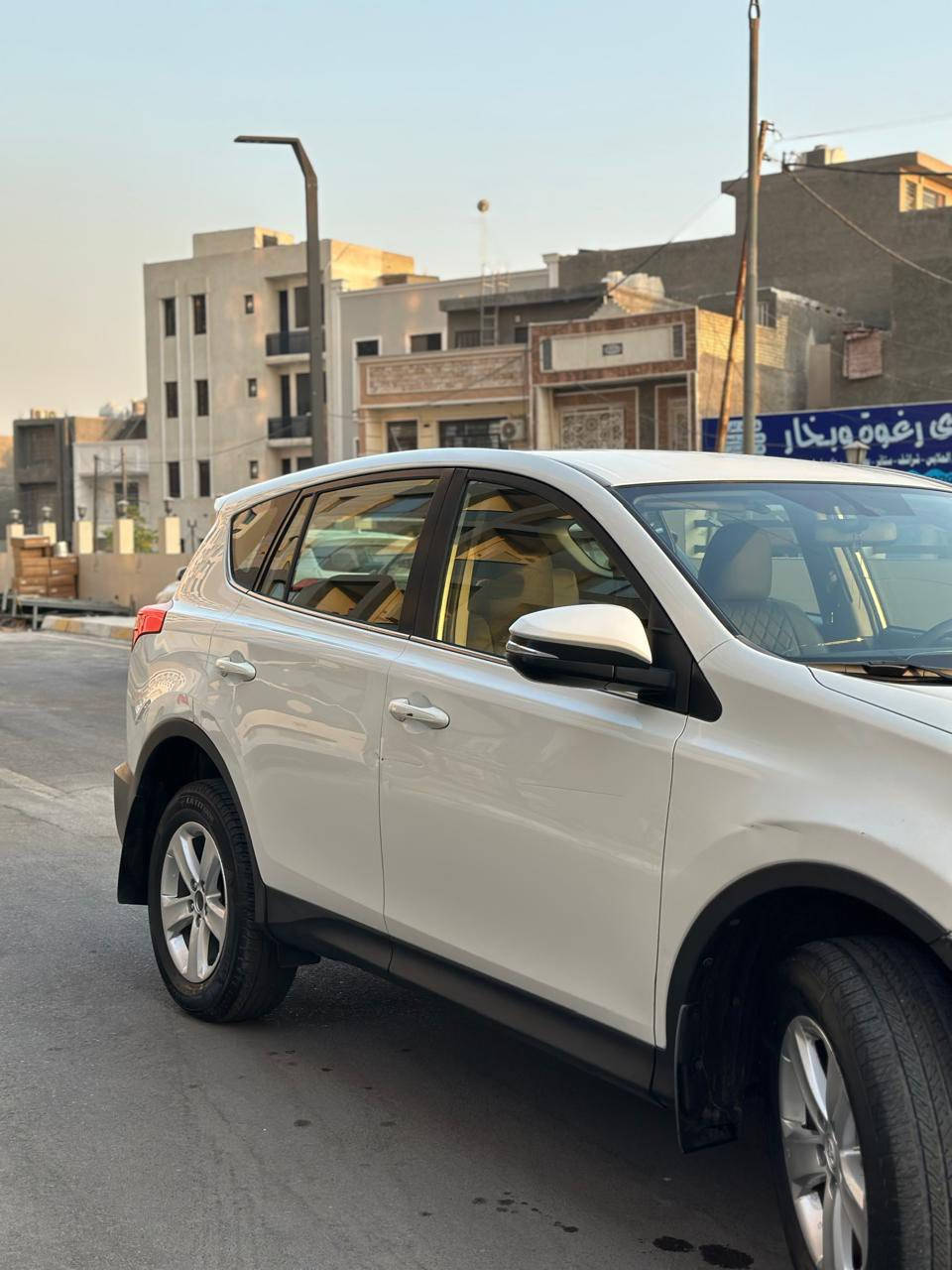 (مكلف بالنشر)  سلام عليكم راف فور 2015 مكفوله من الدعاميه للدعاميه السياره خير من الله كير مكينه شرط تبريد ثلج الموصفات الستندر سويج شاشه صغيره السياره حيل مرتبه وبالعافيه على الي ياخذها 
السعر (150ورقه ) وبيها مجال حگ الجيه 
العنوان بغداد حي الجهاد الرقم ***********
