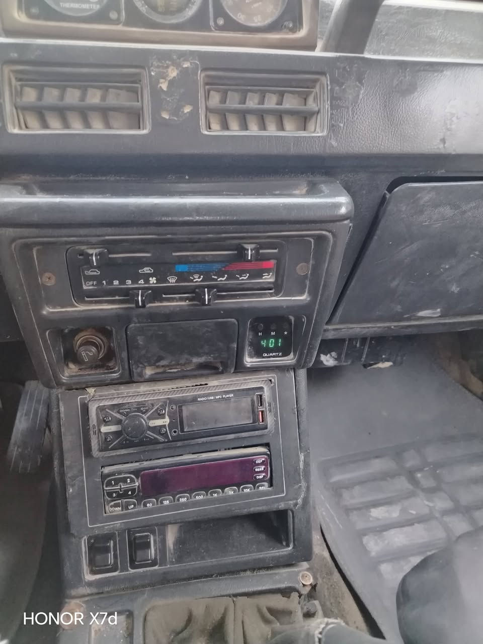 السلام عليكم من رخصة الادمن كالوبر  كاز 1993 سنويه صار  اربع سنوات منتهيه تخم تاير كهربائياتها كلها شغاله حداديه جيده مكينه بيها خيط بخار مكانها بابل الحمزة الغربي السعر 35 وبيها مجال للاستفسار ***********
