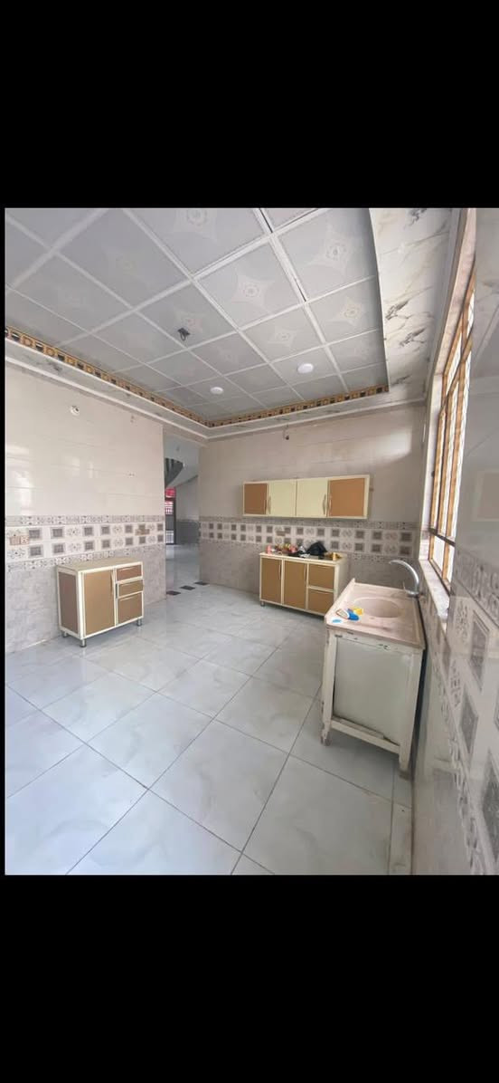 دار سكنيه بمساحه١٧٠ متر طابو زراعي سند ٢٥ بابل المسيب حي العسكري 

يحتوي علئ 

طارمه كبيره 

استقبال 

صاله 

غرف نوم واحده 

مطبخ 

صحيات داخليه وخارجيه 

مكتب الأمير للعقارات 

سيد يعقوب الميالي للعقارات ***********
