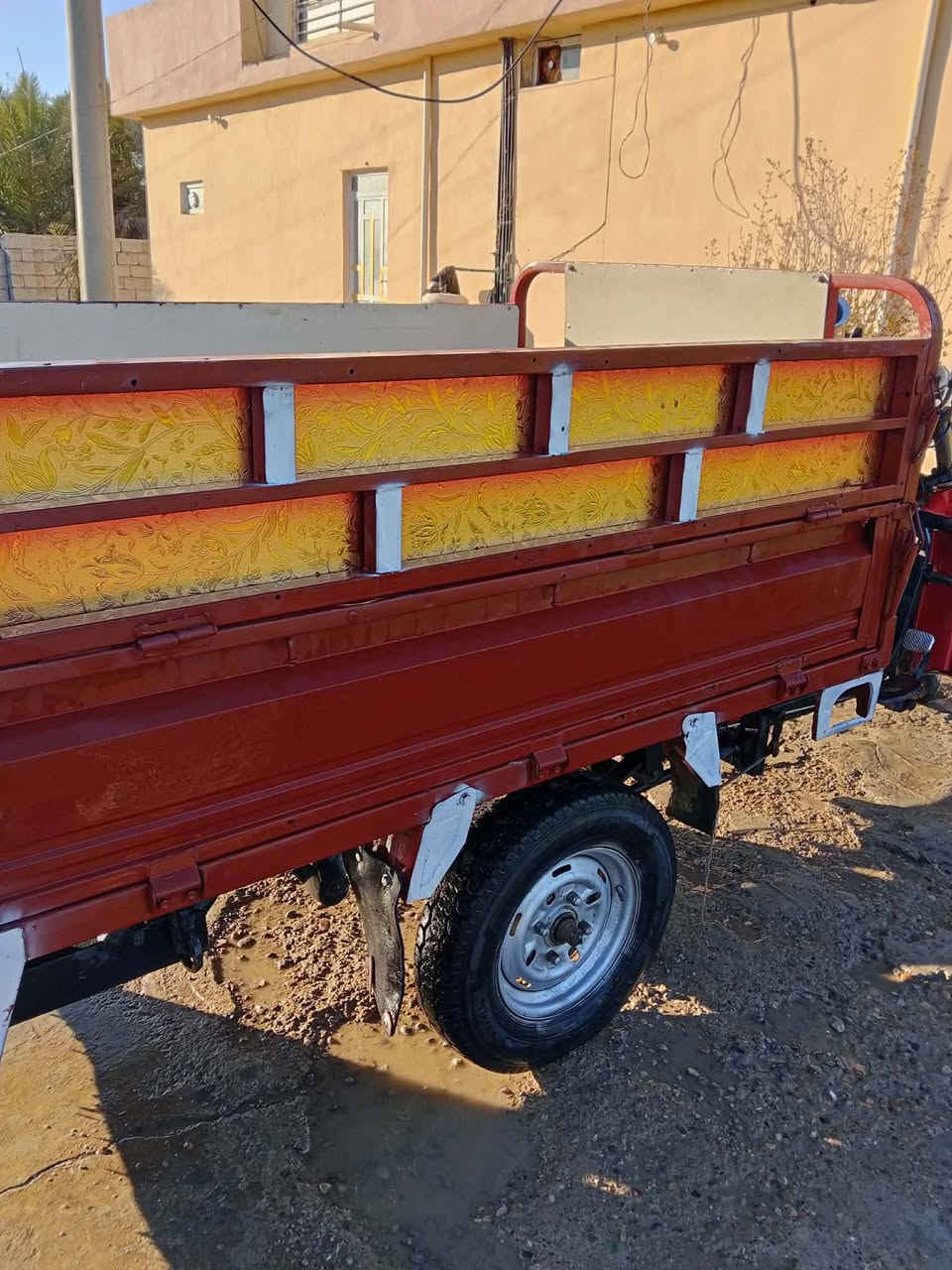 ستوتة دايوان للبيع موديل ٢٠١٤ العنوان ديالى ناحية السلام رقم الهاتف ***********
