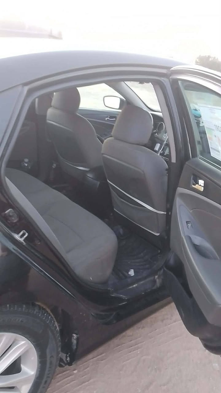 سوناتا 2013 وارد امريكي بيها بنيد مبدل .رقم كربلاء انكليزي سنوية جديدة مكينة 2400 جديده كير حدادية تبريد كلهم بحالة جيده السياره جاهزه واحلى من الصور .سعرها 115 وبيها مجال قليل .مكانها كربلاء حي النضال ..*********** (غير متواجد على الفيس)
