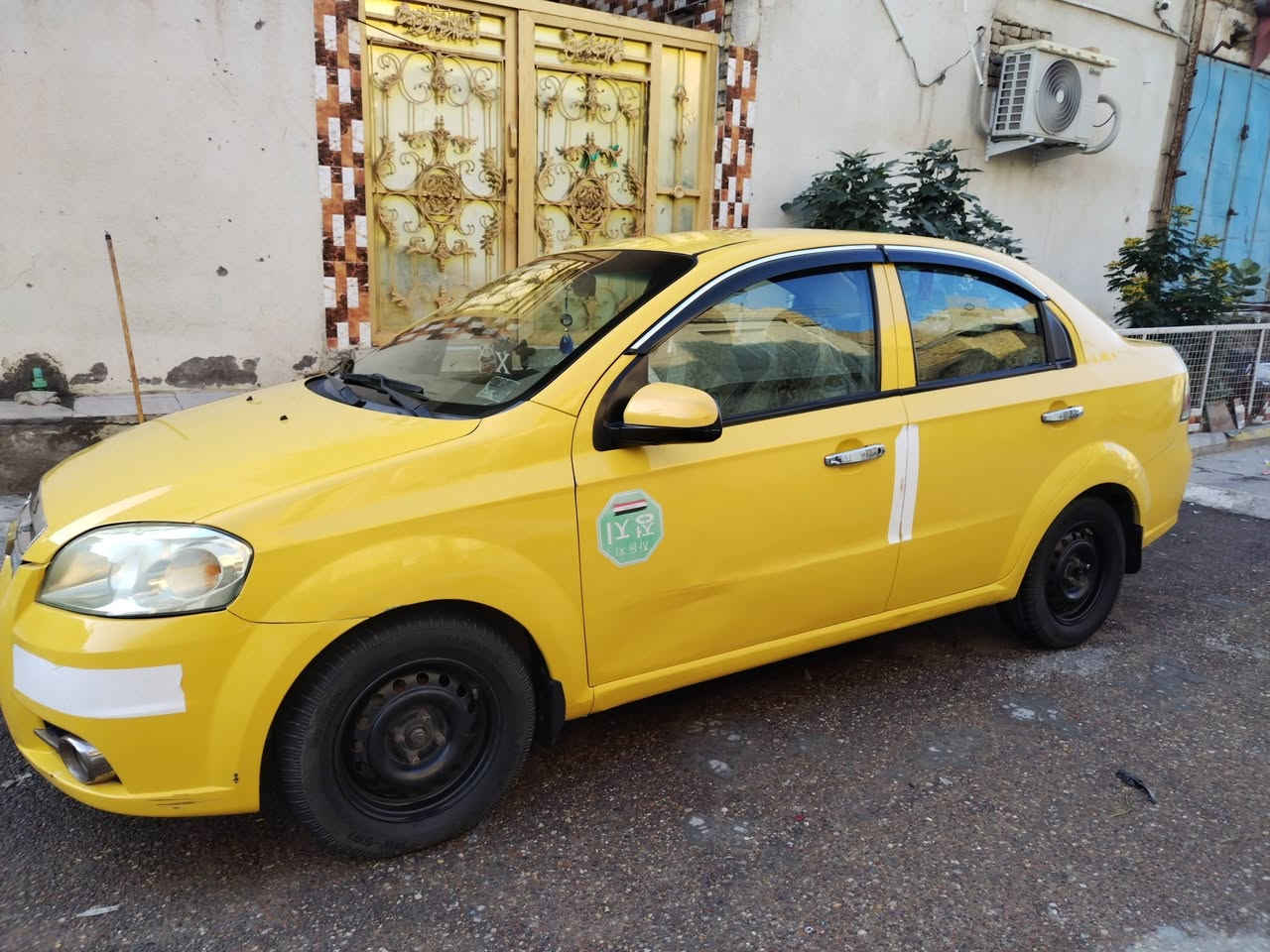 افيو خليجي شركه عامه ٢٠١١
جاهزه سياره كير ومكينه حاويه كفاله حداديه طخم تواير جدد (ضفيره جديده توني شاده عوزه تلحيضات كرهبائياته) سياره مال جناي باتري جديد عنبار جديد باور جديد مكفوله من العيب الشرعي والضربه القويه مصبوغه عام جماليه. بسمي سياره سنويته بعدهي مامنتهيه رقم نكليزي بصره مامستلمه.. 
سياره بيع او مراوس خصوصي 
سعره _ ٦٠ بيه مجال قليل 
عنوان _ناصريه مركز 
***********
