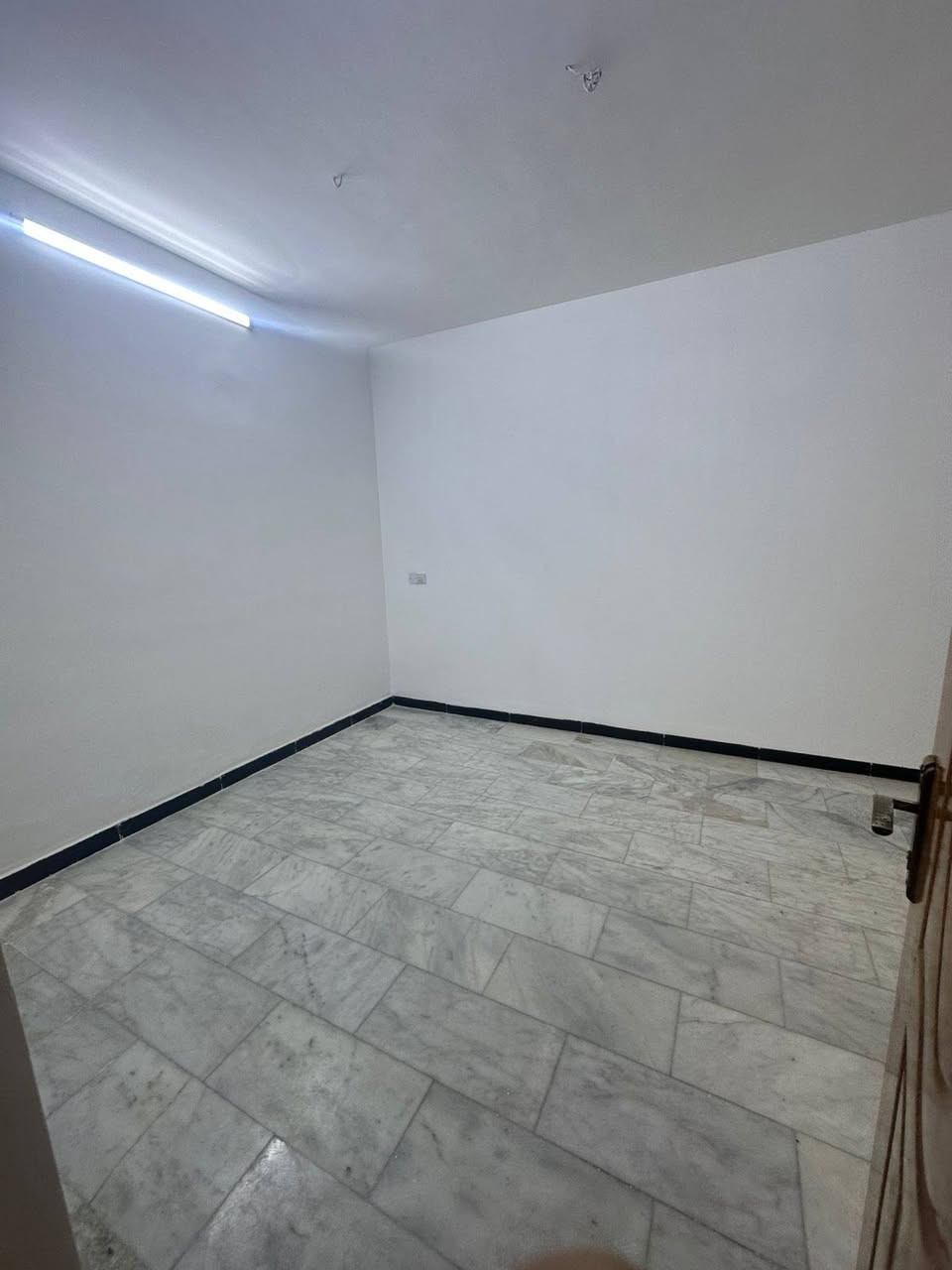 للايجار في السيديه ✅
للايجار بيت مساحه 85متر جديد مودرن واجها 6 مدخلين✔️

يتكون من 3 غرف نوم مطبخ صاله خدمات صحيه عدد 2✅

قرب شارع المدارس 📍
_____________________________
‏‎📊كل ماعليك الاتصال أو المراسلة على الصفحة
‏‎‏‎زبائننا الكرام بِكُم نَرتقي ونَتشرف بزيارتِكم ونَفتخر بخِدمتِكم ❤
_____________________________
للاستفسار :☎️

***********
