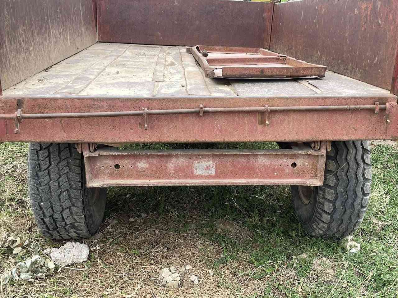 سلام عليكم
للبيع 
عربانة اسكندرية

بلاديه 

جاهزة

سعر مليون ونص وبيها مجال 

اللطيفية ***********
