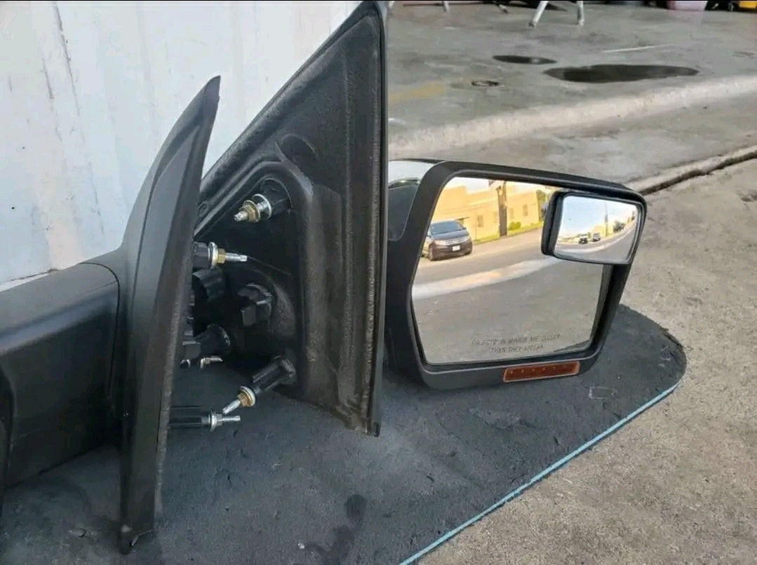 2009-2014 F150 MIRRORS.
OEM GOOD CONDITION
FULLY LOADED MIRRORS
POWER FOLDING/HEAT/ELECTRIC
KING RANCH/PLATINUM/LARIAT
INSURANCE QUALITY
EACH $300
CHECK PICTURES FOR MORE DETAILS
PRICE $450 FOR BOTH


**إذا كنت صاحب هذا الإعلان وتريد حذفه لأي سبب، رجاءا أرسل رسالة إلى الدعم الفني**
