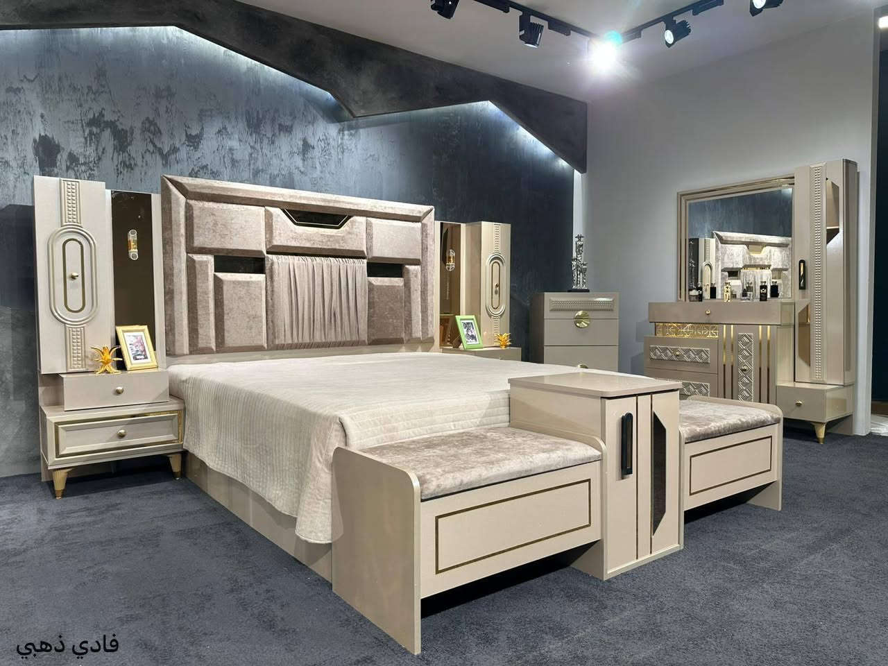 معرض القلعة للغرف التركية قرب مصور الزهور قرب سعيد ايدام بأدارة جعفر النجار *********** ***********
