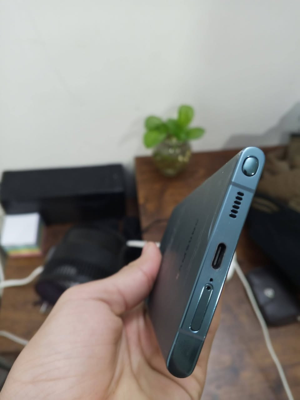 سلام عليكم 

Samsung S22 Ultra  نسخة أمريكية 

دبل سيم كارت + شريحة ألكترونية esm 

مساحة 128 وعشوائية 8  

معالجة نسخة سناب دراكون 8 جين 1 ببجي 120 فريم 

جهاز بس ضهر مفطور ممأثر علة الكامرات او علة أي شي + شاشة بيها نقطة بطرف شاشة لاتكبر ولا تأثر ب اللمس ابدأ انطيك بيها ضمان عدا الوكعة او الكسر .   

يرهم بيع و مراوس ب أيفون ١٣ برو مبدل شاشة او بطارية راس براس بدون فرق او مراوس بأي جهاز نفس الفئة وفرق بسيط ماكو مشكلة.   

مكاني نجف الاشرف 

واتساب 7893615063


**إذا كنت صاحب هذا الإعلان وتريد حذفه لأي سبب، رجاءا أرسل رسالة إلى الدعم الفني**