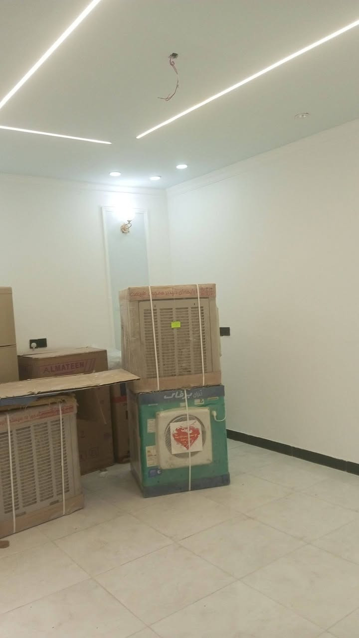 بيع مستعجل السعر 80بيت ركن حي الزهراء يم المدارس الصينيه 135 جديد غرفتين صاله استقبل مطبخ مفتوح ع الصاله كراج لسياره اساس صب والسكف اعكاده  والطابق الثاني هيكل صحيات مجموع خارجه وداخليه برسلين سقوف جمسن بورد البيت جاهز  رقم ‏‪***********‬‏
