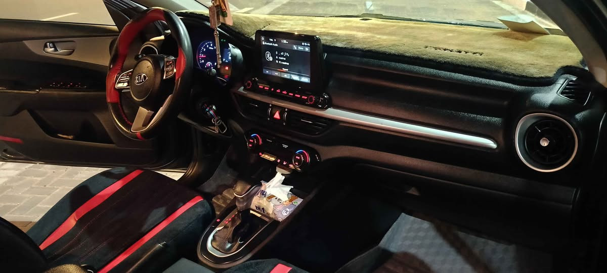 السلام عليكم ( أللهم صل على محمد وآل محمد عليهم السلااام )
فورتي 2019 حادث غرق نسبة الغرق10% للدوس ما واصل . بيهة ضربة بالمدكر الأمامي فقط راجع بارد ضربهة أبو ستوتة وهية واكفة ...
ماشية 78 مكينة 2000 دوش المرغوب رقم بصرة
تبريد جديد 
حدادية 1/1
طخم تايرات جدد 
شغل وأطلع بيهة الأربيل سيارة جاهزة ومكملة كما موضح بالصورة والحقيقة بعد أنضف وأرتب ان شاء الله
 متواجد في البصرة 
السعر قفل ( 130 ) 
*********** Singapore
