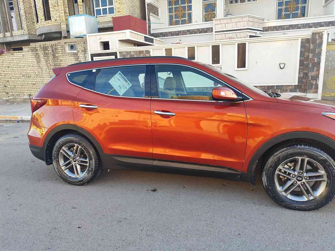 سنتافيه ٢٠١٧ 
محرك ٢٤٠٠ 
٤سلندر وارد امريكي 
ضربه باب الايمن فقط 
السياره نضيفه وماشيه ٦٠ الف 
رقم بغداد باسمي 
السعر ١٤٥ وبيه مجال 
الرقم ***********
مراوس حسب القناعه
