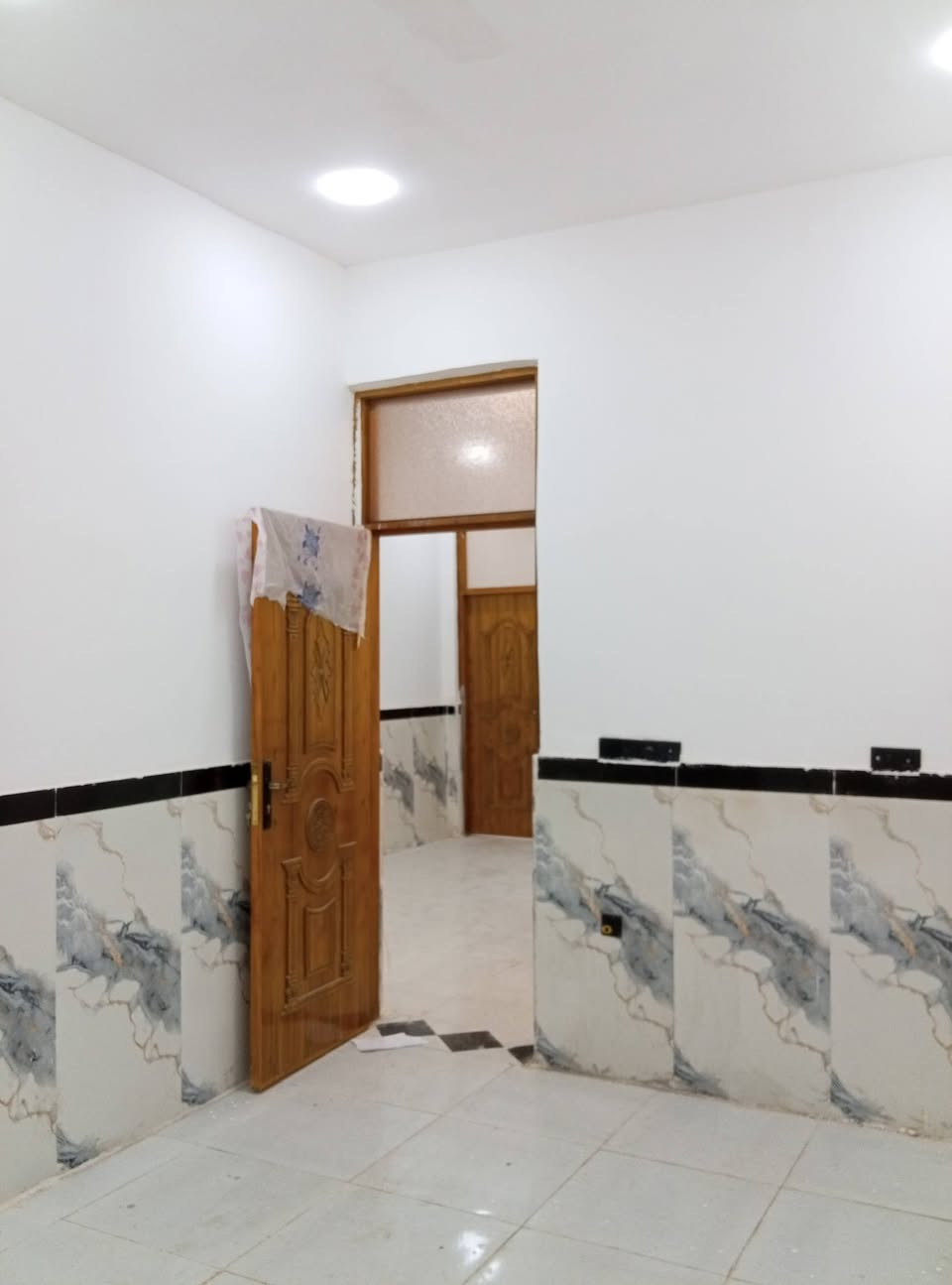 بيت للبيع مساحه 100م سند 25رافع معامله دوانم حجي حسن لاوله قرب المسيجه لاستفسار ***********
