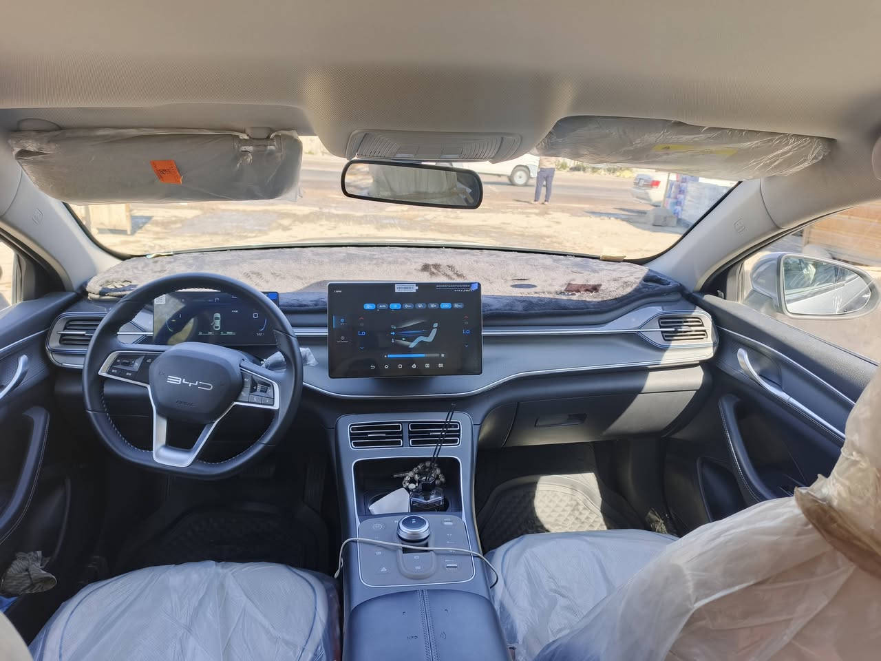 سلام عليكم للبيع بي واي دي ديستوير  معروفه مواصفات موديل 2025  غراضهه كامله  سياره بيهه 3 رصعات مكانين بارد محرك كير تبريد بطاريات مكفوله  مكاني بغداد ***********
