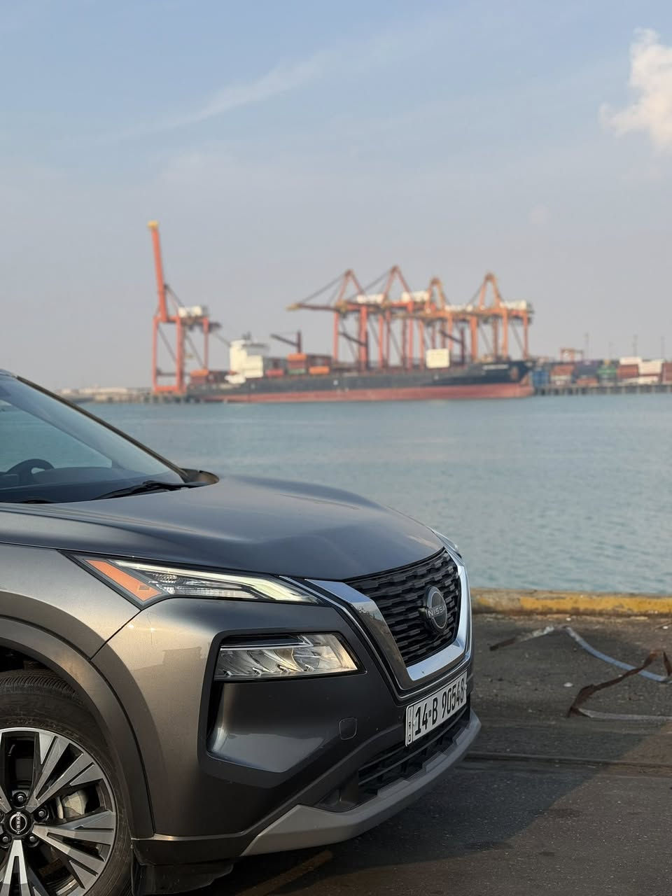 نيسان روج موديل 2023 sv بلاس فول مواصفات
مواصفات امريكية
• المحرّك:1500 تيربو (VC-Turbo) القدره  201 حصان
• مصابيح LED أمامية وخلفية + إضاءة نهارية DRLs. 
• مرايا جانبية كهربائية والمدفّأة مع إشارات.  
• مقعد السائق قابل للتعديل كهربائياً (8 وضعيات)، قيادة مريحة، وتدفئة للمقاعد الأمامية في الحزم المميزة
• شاشة لمسية تدعم Apple CarPlay و Android Auto.  
• مزايا راحة مثل تشغيل عن بُعد، تحكم من المقود، تحكم مناخي مزدوج المنطقة.  
• السيارة رقم بصره بسمي 
- [ ] • ضرر: سياره وارد غرق برغي ما مفتوح بيه والماي ما داخل جوه السياره كلش جديد وكفاله من الزلغ 
- [ ] بجم السياره مغلف نانو ب٤ اوراق 
• سعر 210  وبي مجال 
للتواصل ***********
