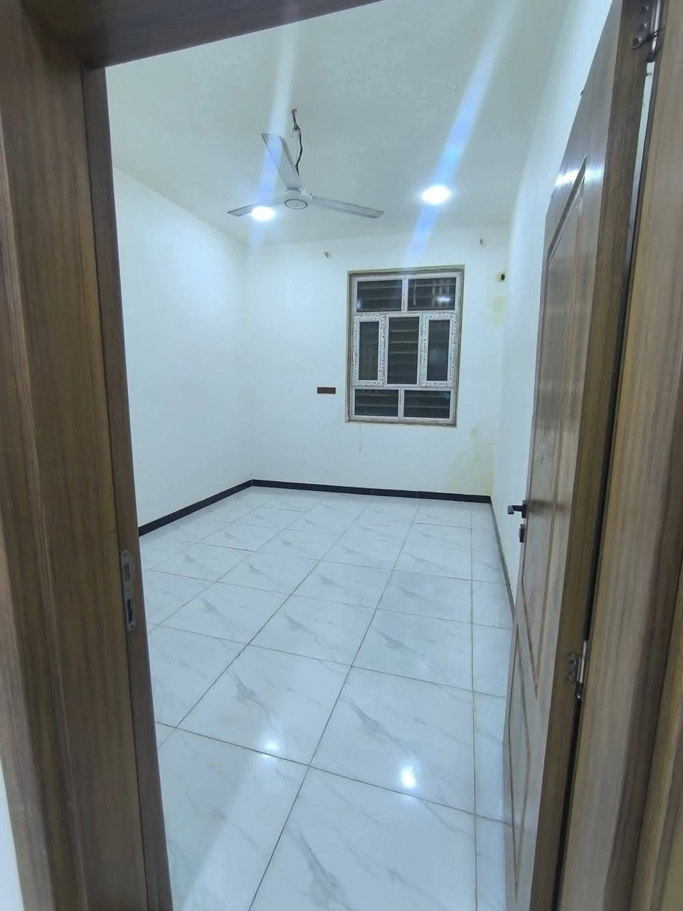 #دار_للايــجــار

الموقع :  ام الخيل 4 مميز على ساحة 

مساحة الدار : 158 م2 

يحتوي ع غرفتين وصاله ومطبخ وصحيات واستقبال وطارمه 

———————————————————

🔺#للاستفسار مكتب الماس للعقار والمقاولات العامة
 • موقع المكتب: نزلة حي المعلمين – قرب متوسطة الجزائر
 • رقم الهاتف: ***********
