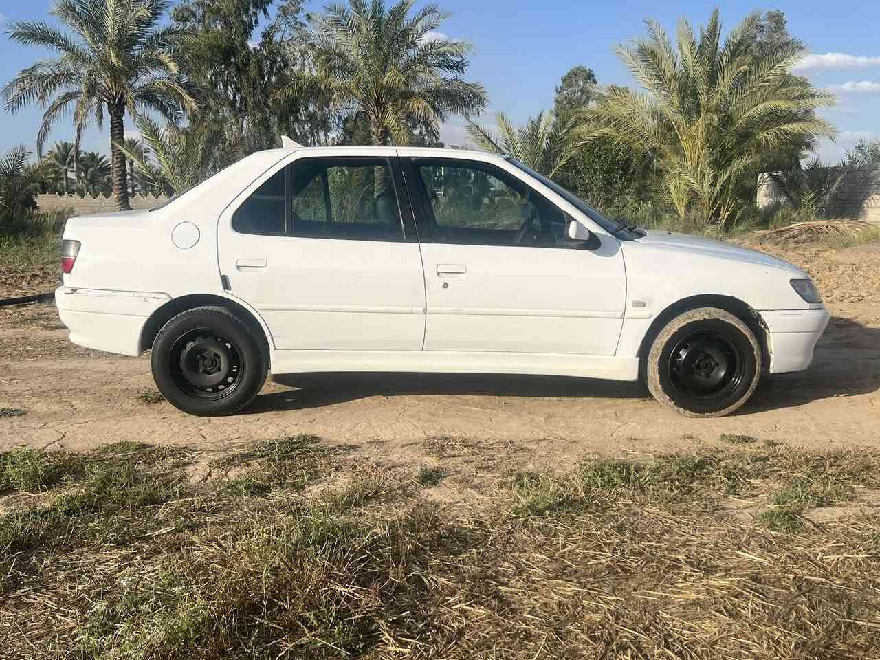 السلام عليكم 
بيجو 306 للبيع 2001 (رقم ديالى بأسمي السنوية) 
كير رياضي  ومحرك Z6 بالشرط صدر امامي خلفي جديد تخم تاير جديد كهربائيات بالشرط مابيها قطره جطل سنتر لوك شاشة جبيرة السيارة جاهزة وبدون نواقص (بيها بنيد صبغ وباب خلفي وره سائق بارد فقط بدون دواخل بالشرط) السعر 53 وبيها مجال قليل مكان السياره تكريت العلم قريه سمره للشراي للأستفسار ***********
وسام ألعزاوي
