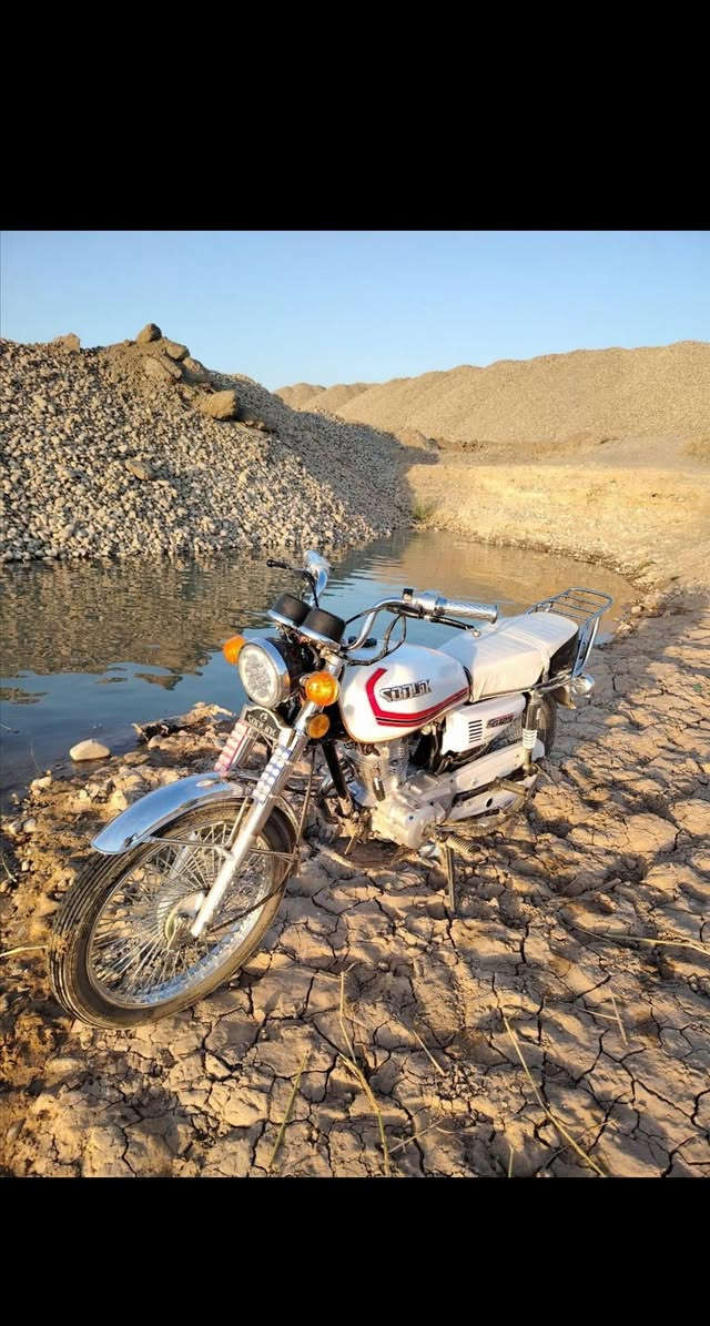 سلام عليكم دراجة للبيع موديل 22 محرك غطاس محرك ما مفتوح اوراق كاملة 5 اوراق سعر 500 وبيهة مجال اي استفسار اتصل على الرقم ***********
