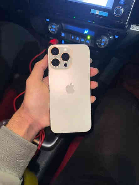 السلام عليكم
أيفون 16برو ماكس شريحة وحده ذاكرة 256 الشرق الاوسط  اللون التيتانيوم الصحراوي  ضمان ماستر بعده تحت الضمان 2026/6/2 ينتهي ضمانه الجهاز نظيف زلغ ما بي وبطاريته 100‎%‎ 

وياه الكارتون والكيبل والشاحنه الاصلية
 الجهاز نظيف 100‎%‎ تجي وتشوف بعينك 

السعر 1425 وبي مجال بسيط 

***********
