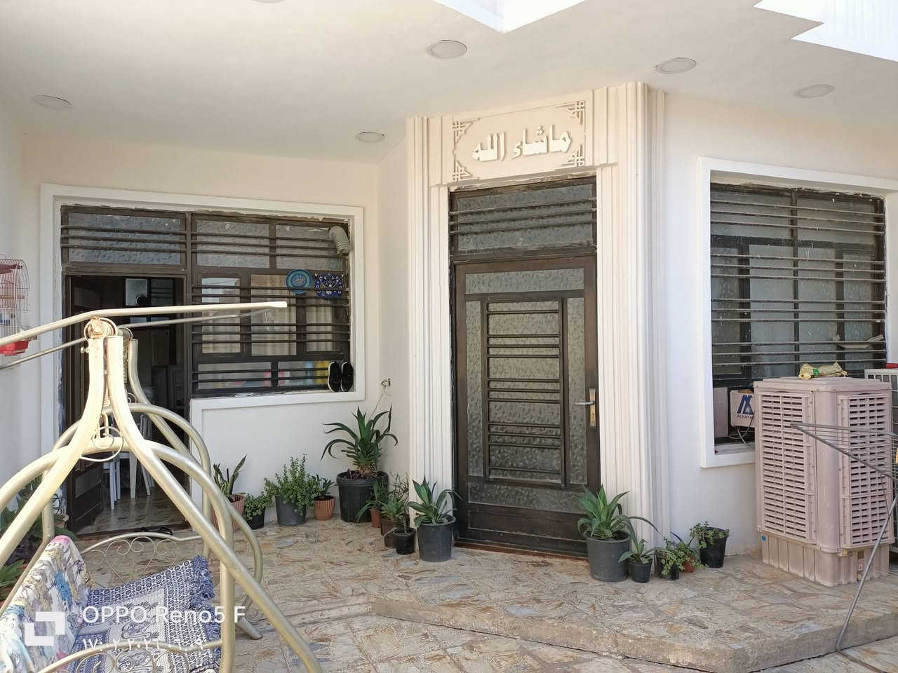 الدار للبيع مساحه 187 ونص متر 🏡بناء حديث سنة 2020 👍💯
▪️الواجهة 7ونص 

▪️نزال 🔺 25

▪️موقع 📍الدار 🏡 المكاسب النصر الاولى  شارع الثالث تبليط ▪️موقع مميز مجاور اسواق ايمن ودلالية البدر 

▪️يحتوي الدار 🏠 // على وحدتين سكنيه مفصوله ماء وكهرباء غرف نوم عدد 🛌 4 //

▪️صحيات العدد 🚾 3 // + مطبخ صالة حولي كبير وغرفتين نوم ارضيه  منؤر كبير خلف البيت ومنور صغير خلف المطبخ الطابق الثاني غرفتين نوم ومطبخ وحولي وصحيات وبلكونه كبيره 

▪️واجهة الدار 🏠 فوم تركي درجه اولى الصبغ نوع بتك  ضد الرطوبه ارضيه الدار كاشي مرمري طلب خاص  شغل ▪️درجه اولى 💯👍

▪️السعر والاستفسار : 
*********** وات ساب 
***********

