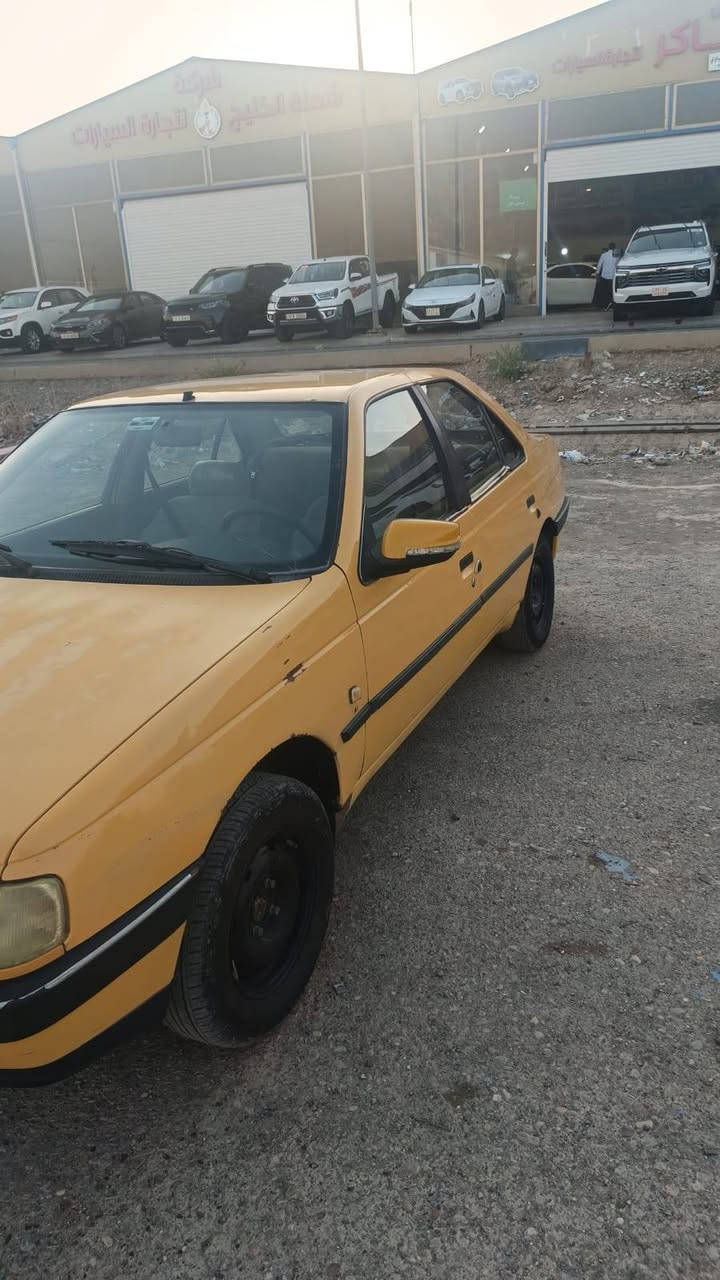 السلام عليكم 
بيجو glx 
405 / 2011 للببع
السعر 32 بيها مجال للطيبين 
بيجو نضيفة يحتاج شويه ترتيب الاستفسار على الرقم ما موجود ماسنجر المكان بغداد ***********
