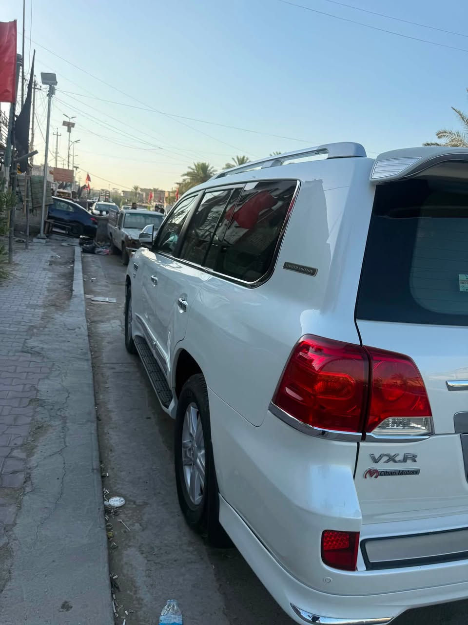 السلام عليكم شونكم شباب
لاندكروز 2014 V8 5700 سياره نضيفه الى

ابعد الحدود مواصفات لكززز سياره جاهزه 

ماشيه 185 الف 

بيه فقط الدعامية الاماميه والخلفيه صبغ

سياره فول مواصفات للاخير

رقم اربيل بسمي السياره تحويل ثاني يوم 

المكان بغداد حي البنوك 

الرقم :***********

السعر 39 ثلاثة شدات وتسعين وبيه مجال 

السونار موجود بل منشور تحياتي
