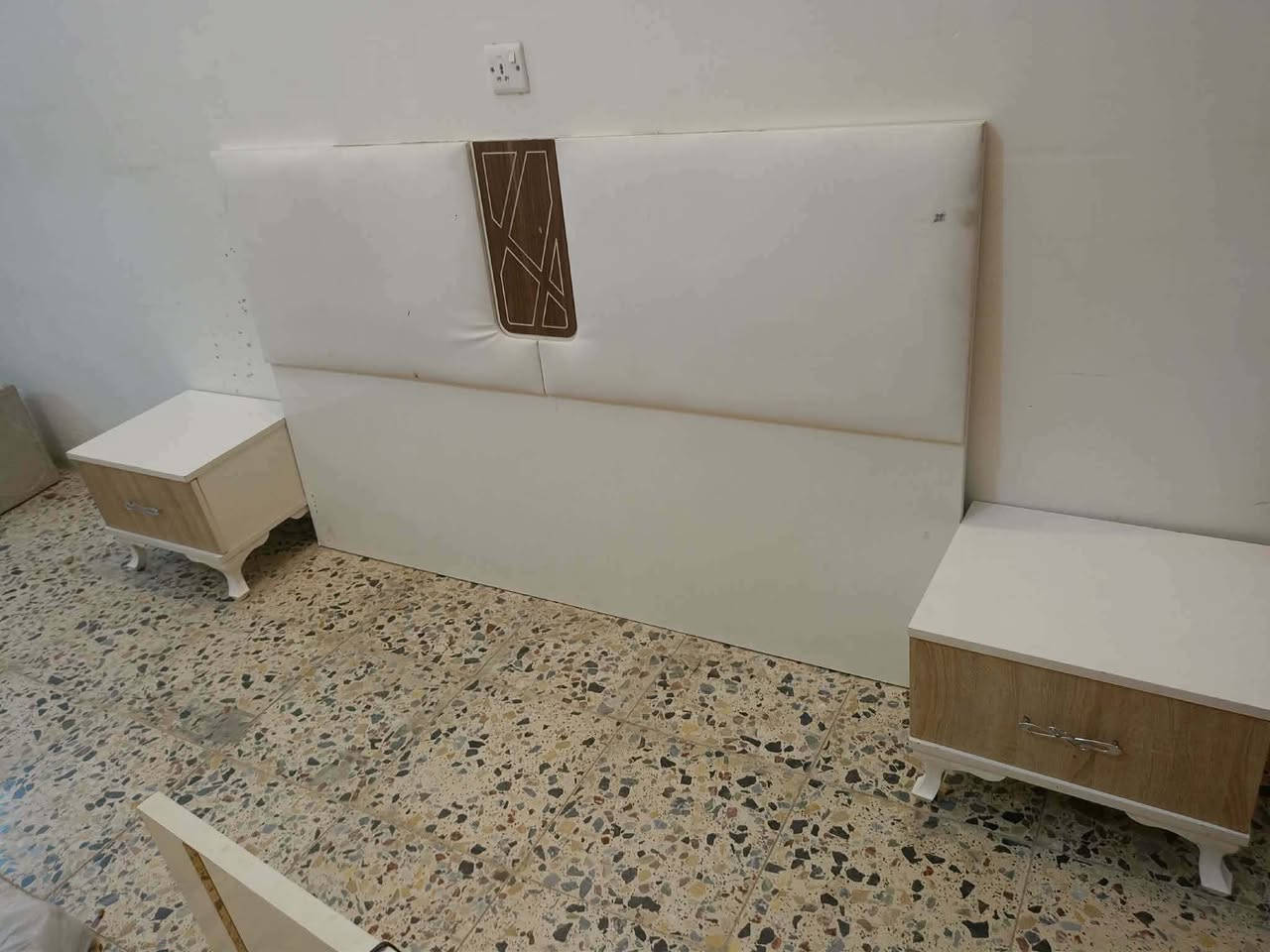 غرفة تركي 🇹🇷 مستخدام 5 قطع  ✨✨
نضافه 90 💯
سلايت  💖
السعر 400💖💸
مع شد🪛 ونقل 🚚  مجاني  داخل بغداد  محافظات بكروه


**إذا كنت صاحب هذا الإعلان وتريد حذفه لأي سبب، رجاءا أرسل رسالة إلى الدعم الفني**